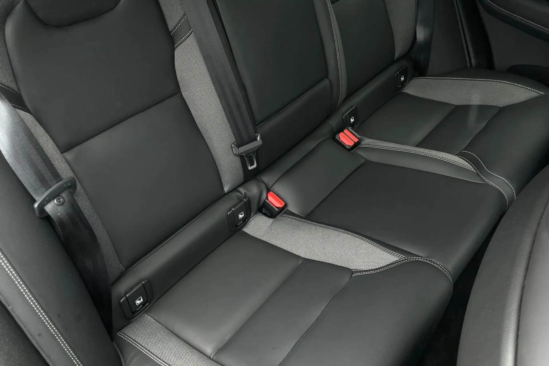Volvo XC60 thumbnail image number 24