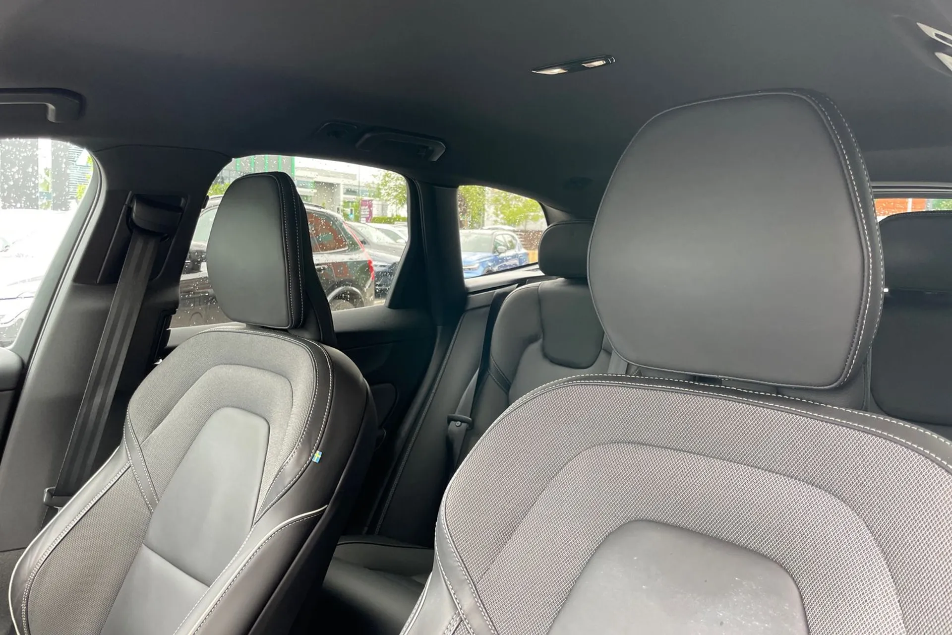 Volvo XC60 thumbnail image number 28