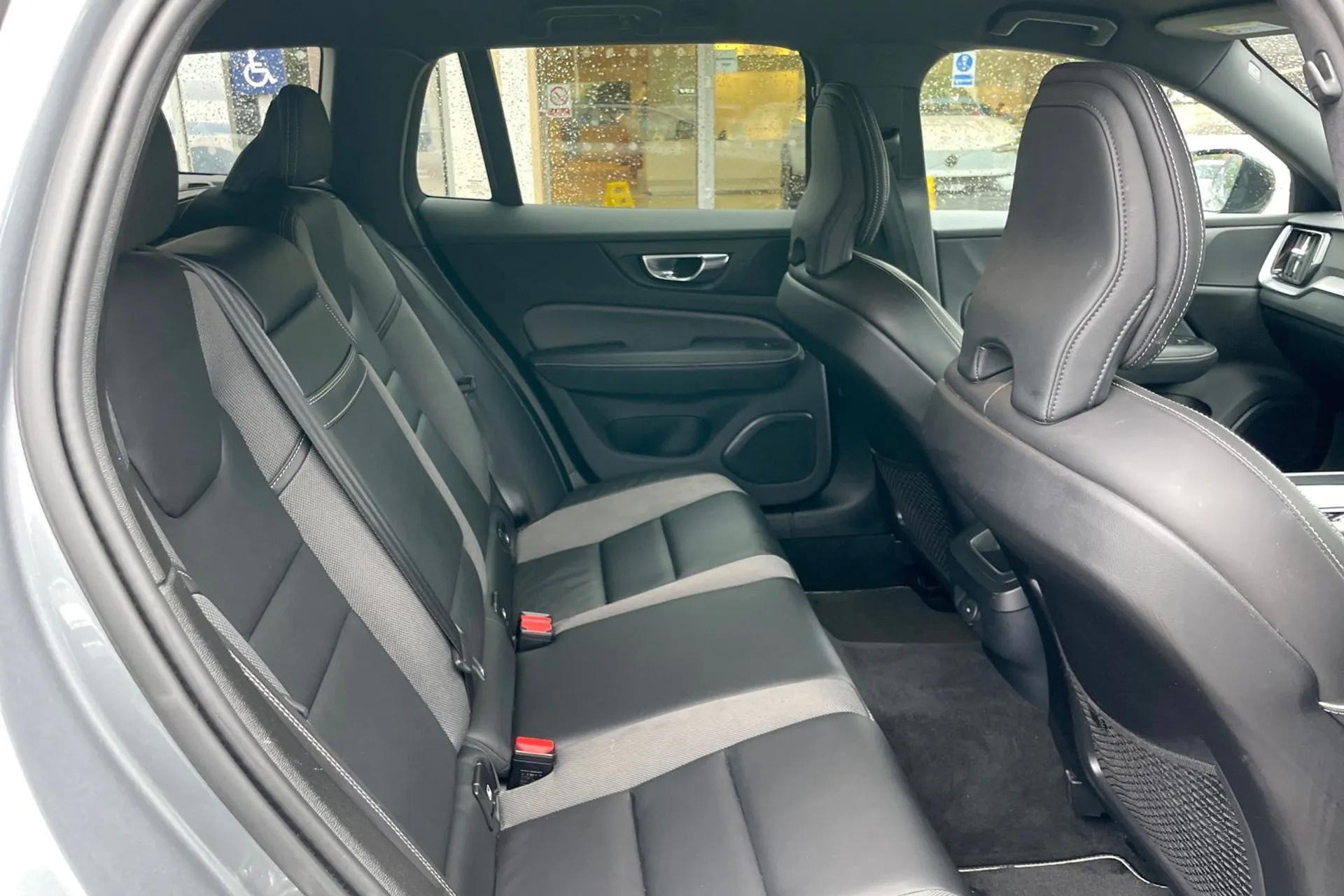 Volvo V60 thumbnail image number 22