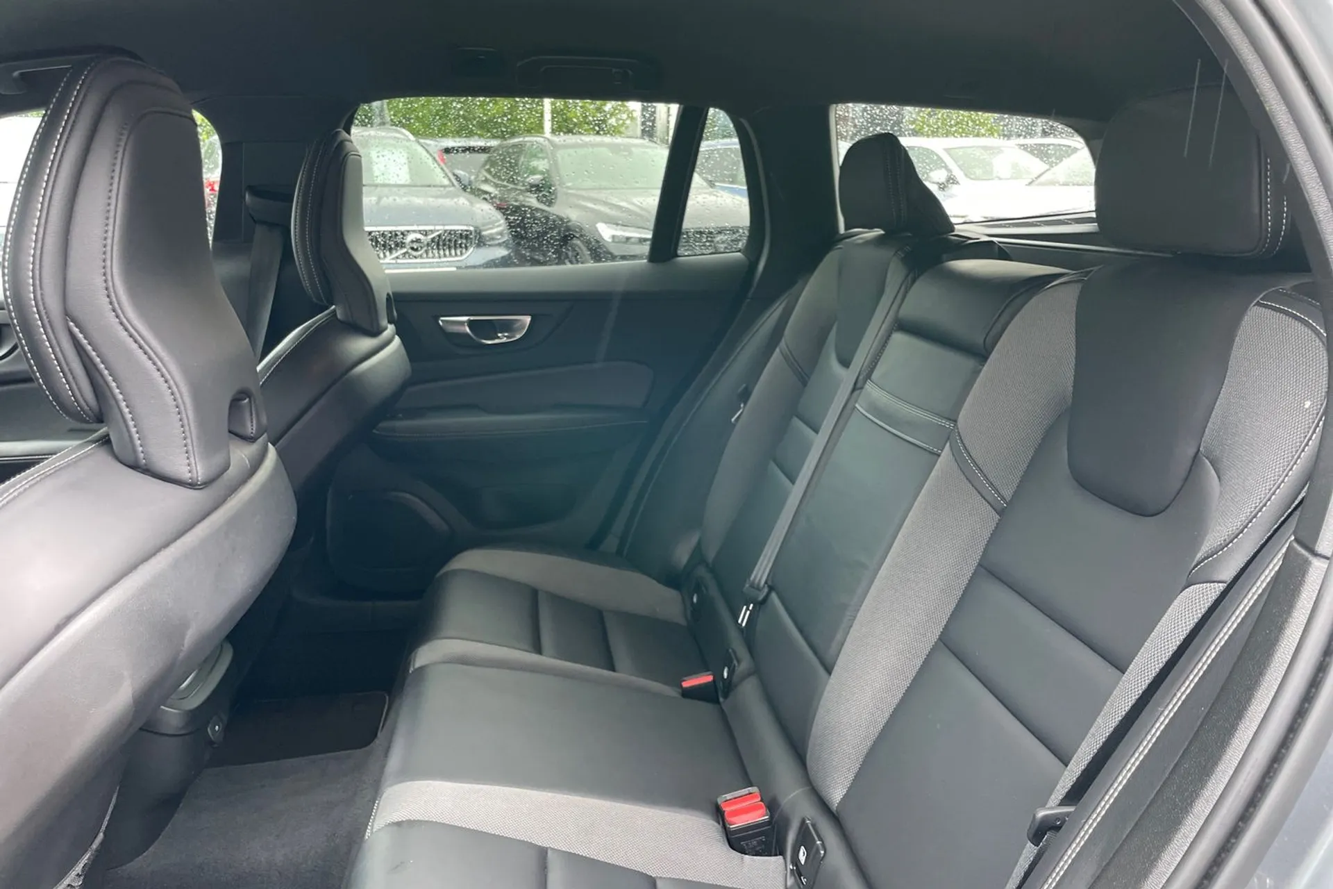 Volvo V60 thumbnail image number 29