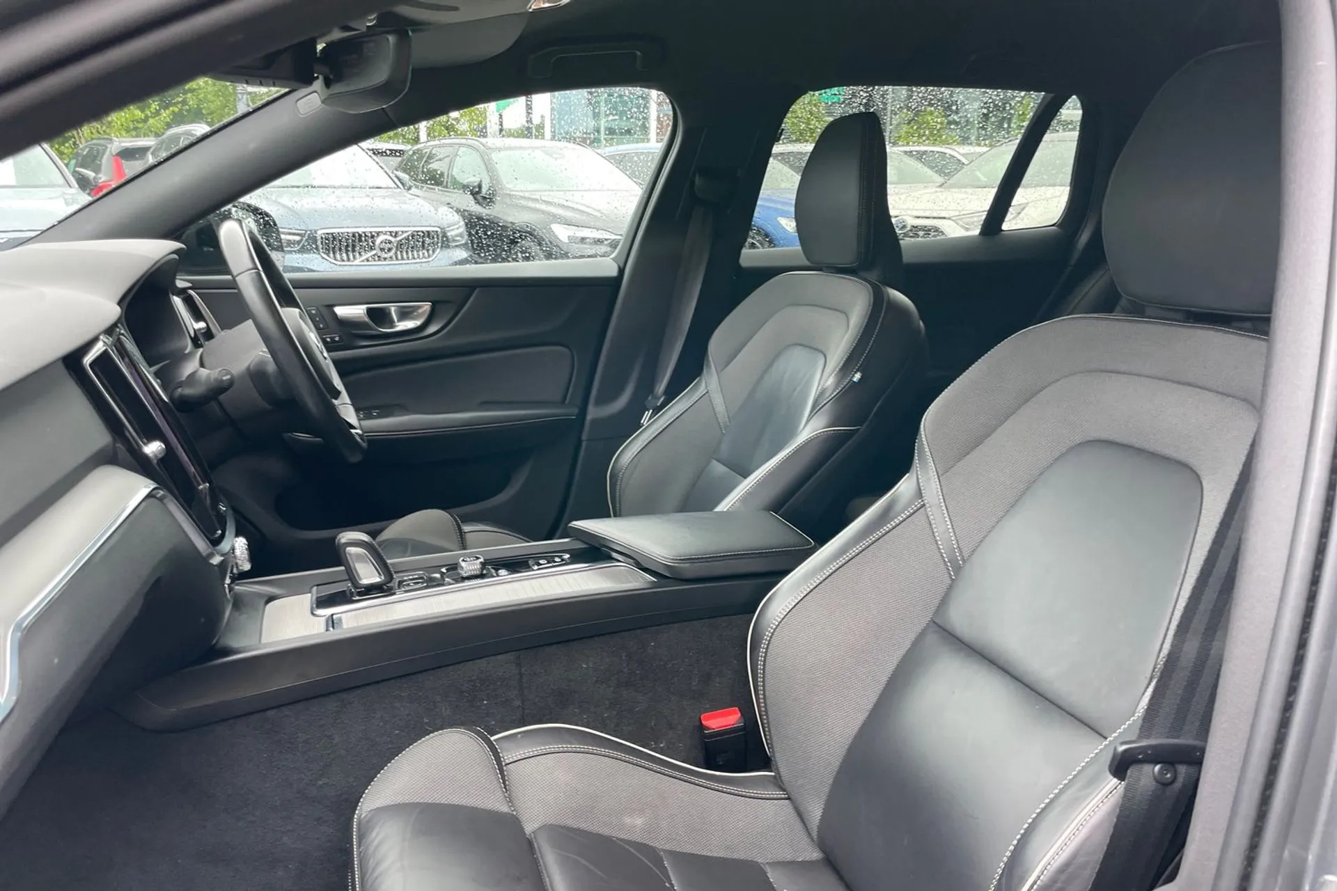 Volvo V60 thumbnail image number 27