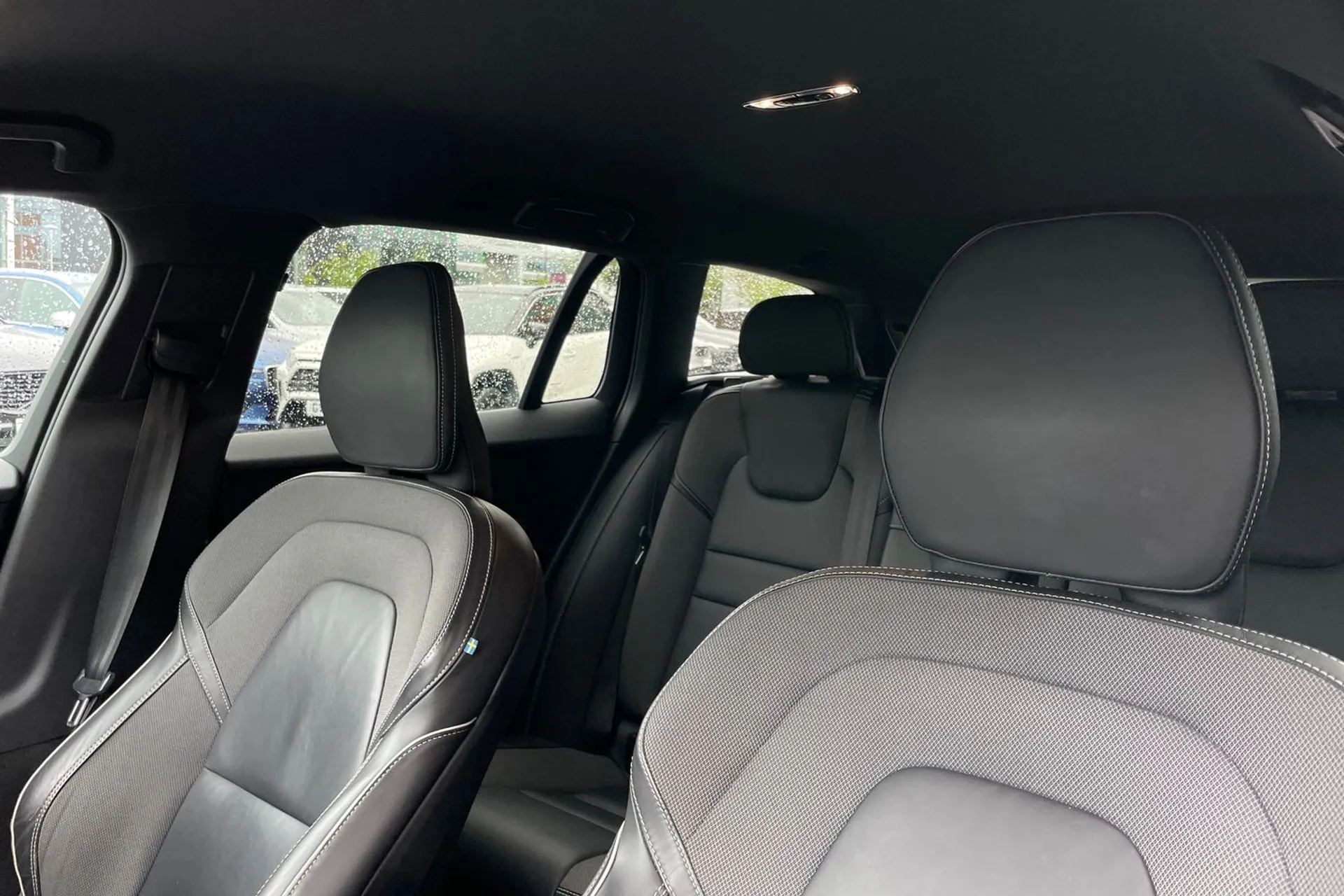 Volvo V60 thumbnail image number 28