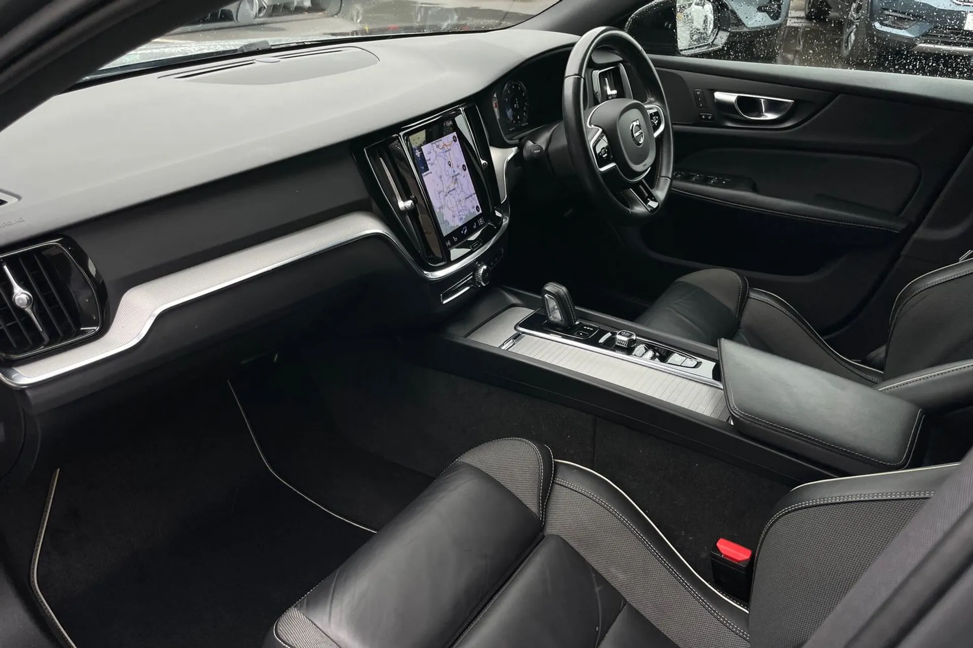 Volvo V60 thumbnail image number 26