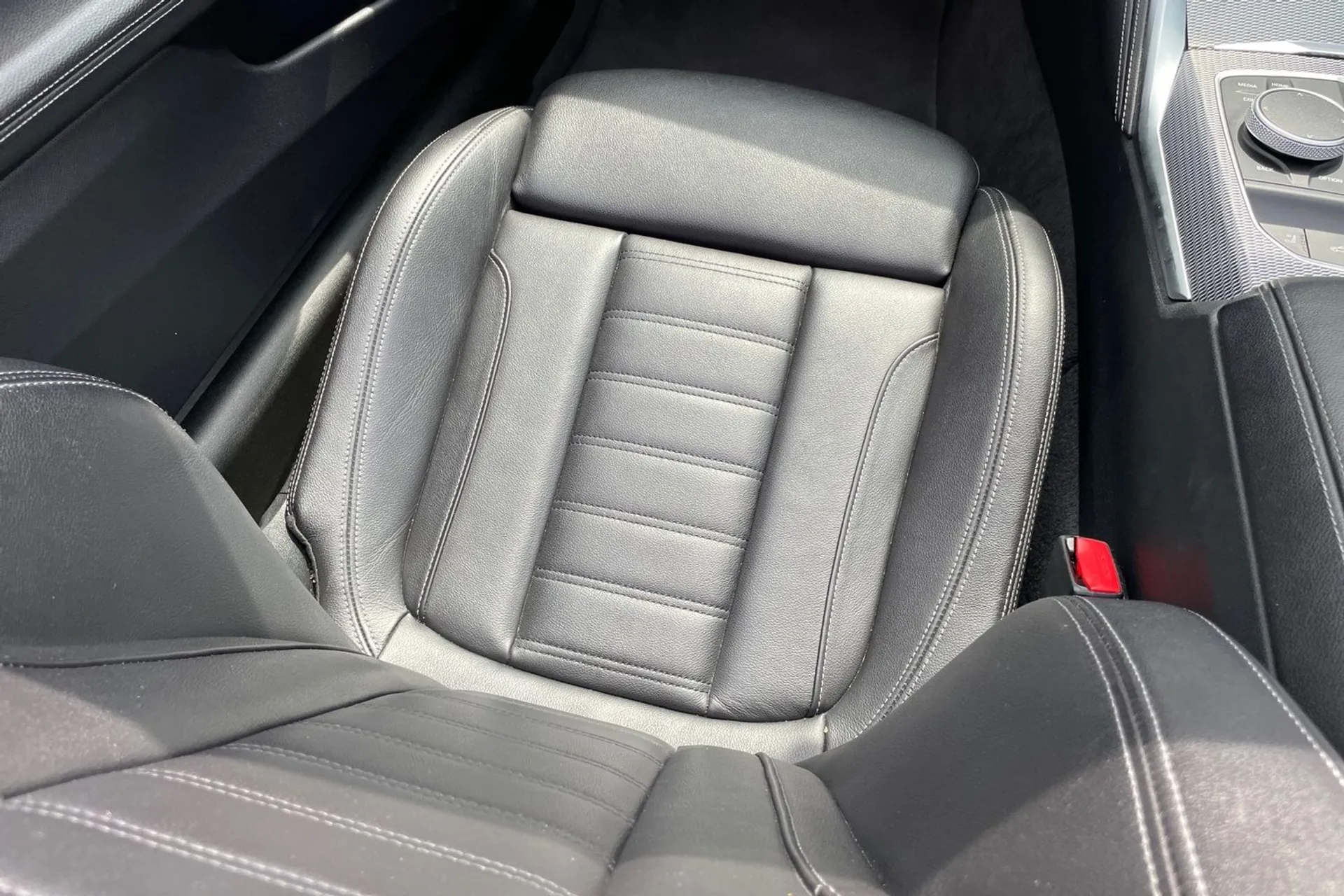 BMW 4 SERIES thumbnail image number 34