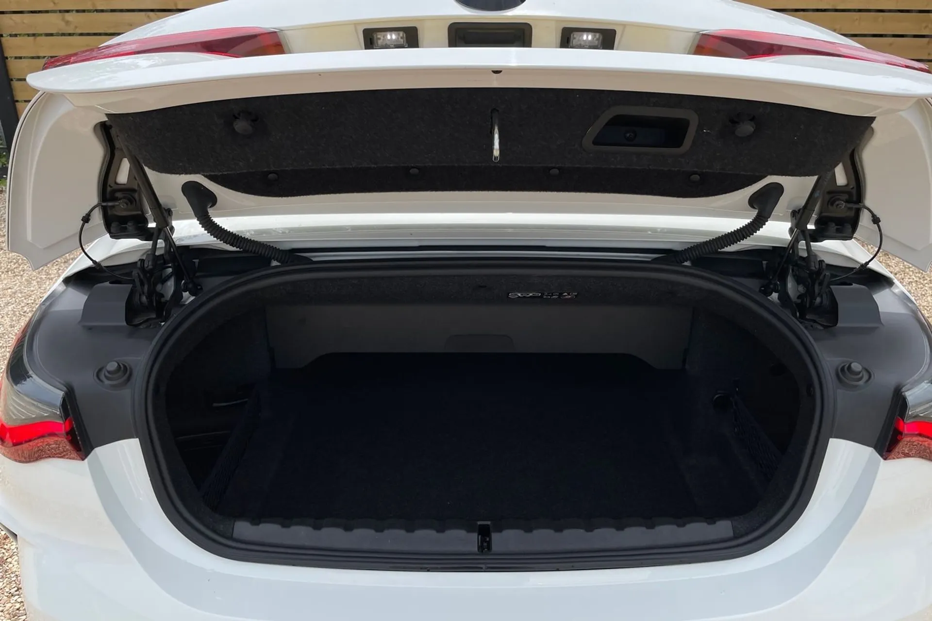 BMW 4 SERIES thumbnail image number 21