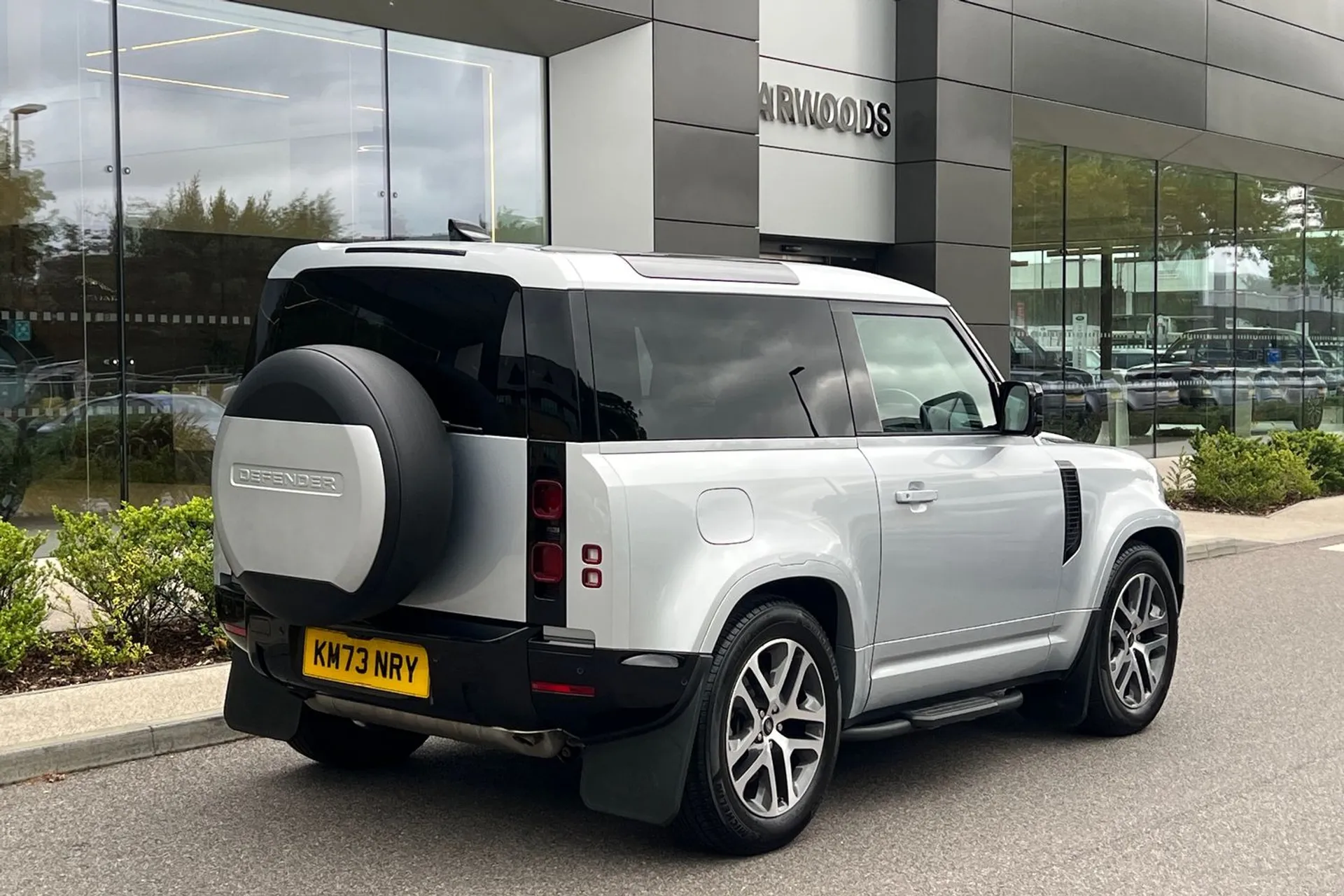 LAND ROVER DEFENDER thumbnail image number 13