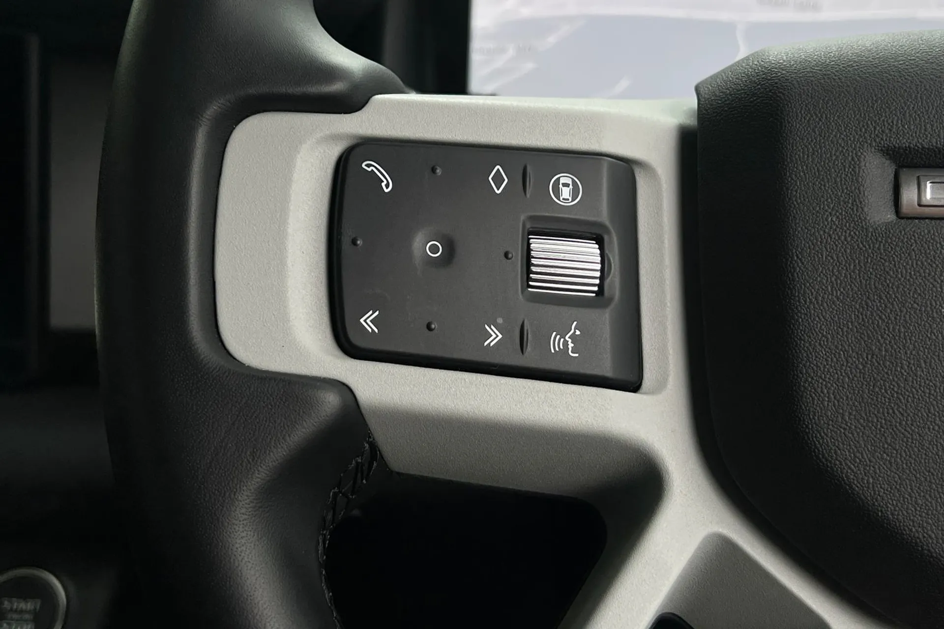 LAND ROVER DEFENDER thumbnail image number 48