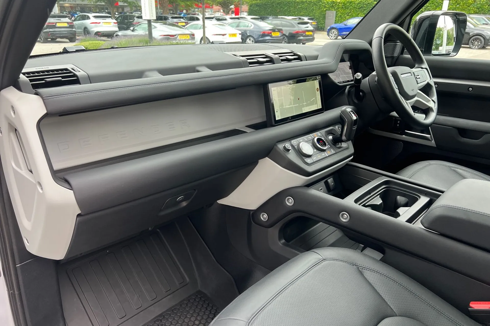 LAND ROVER DEFENDER thumbnail image number 43