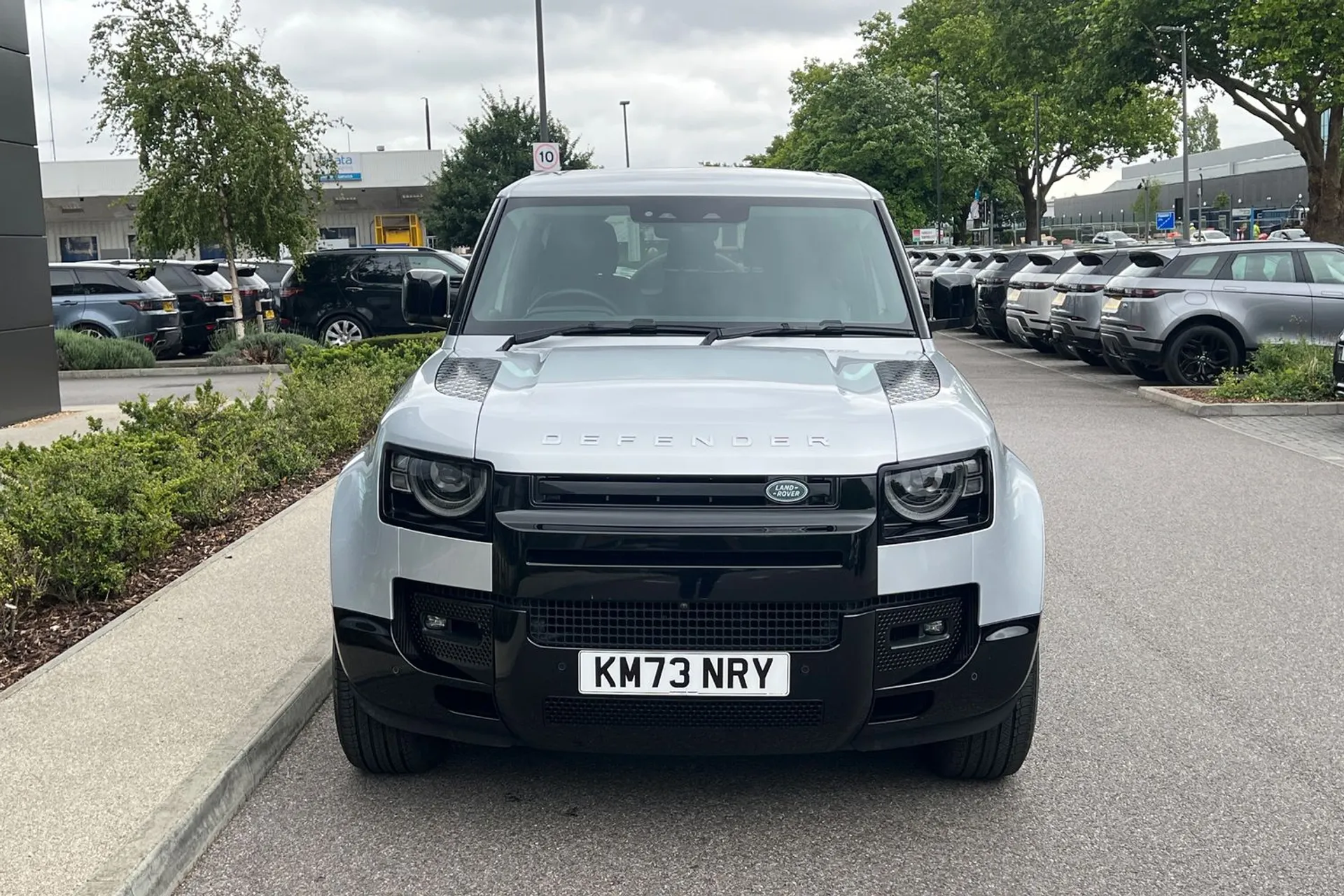 LAND ROVER DEFENDER thumbnail image number 17