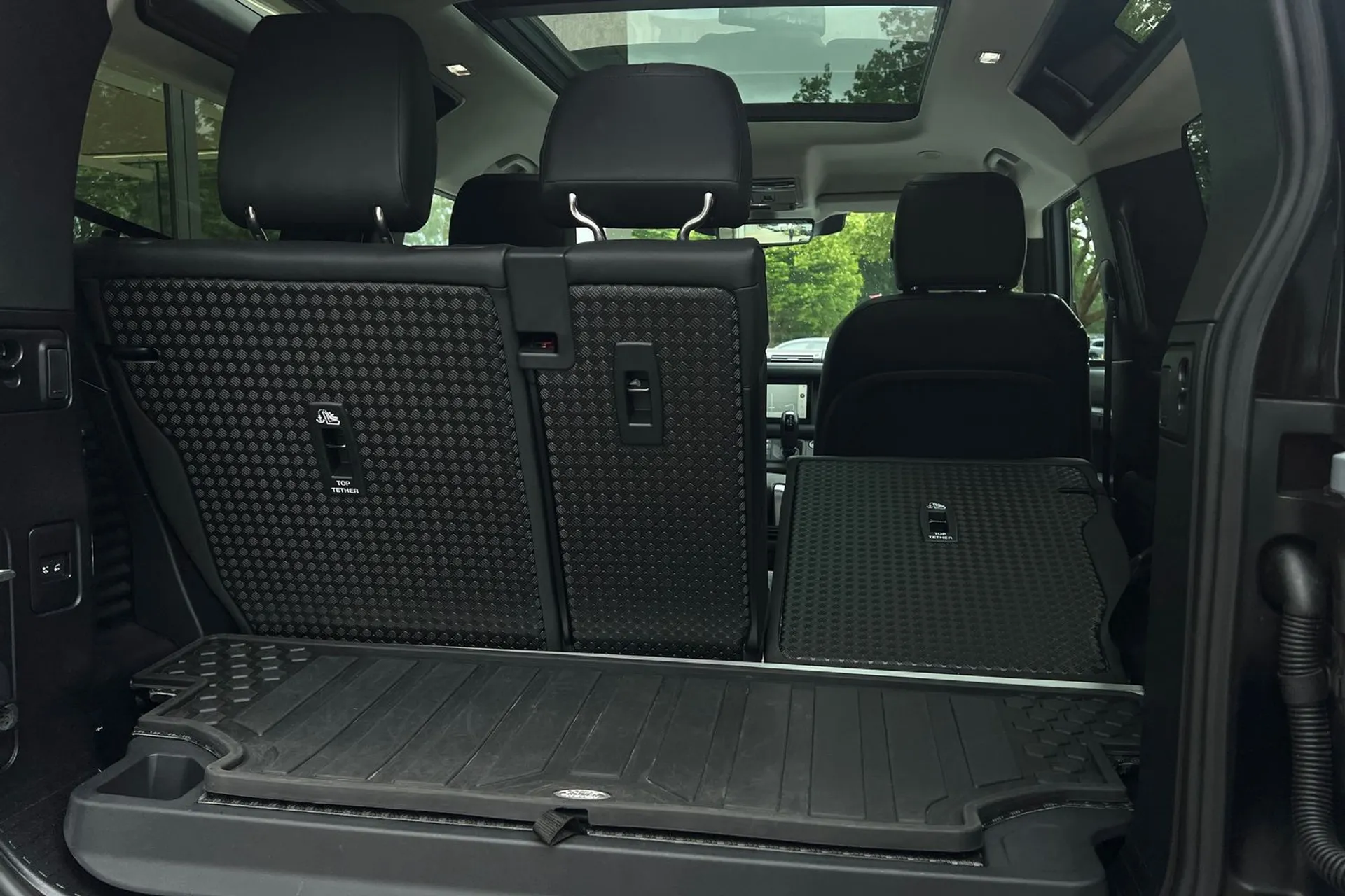 LAND ROVER DEFENDER thumbnail image number 33