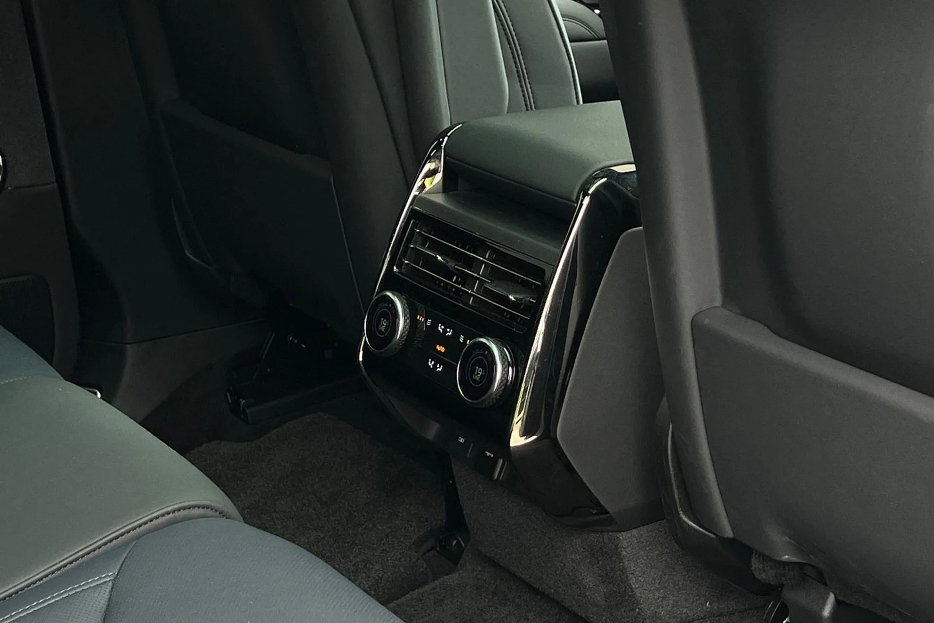 LAND ROVER RANGE ROVER SPORT thumbnail image number 43