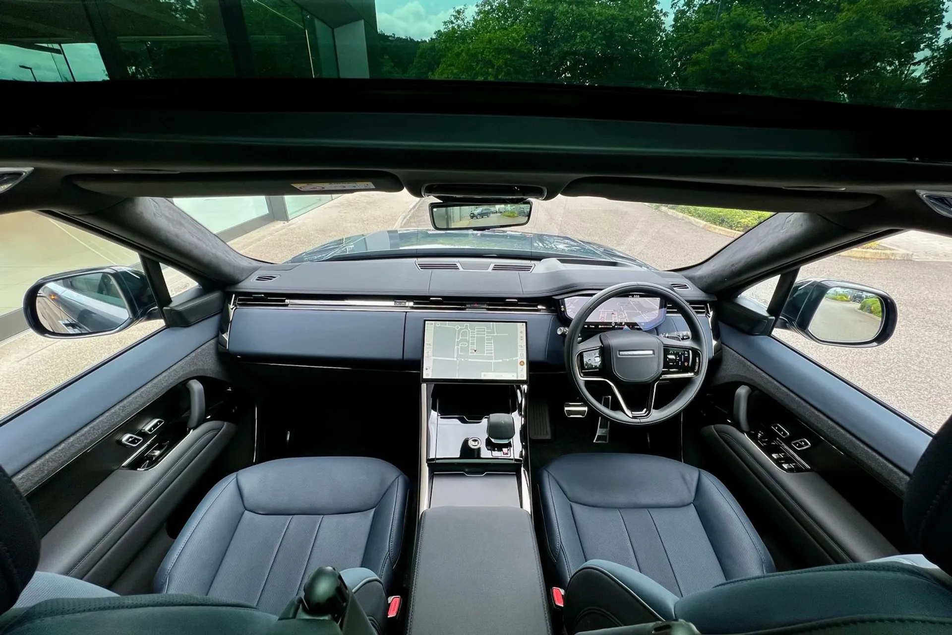 LAND ROVER RANGE ROVER SPORT thumbnail image number 3