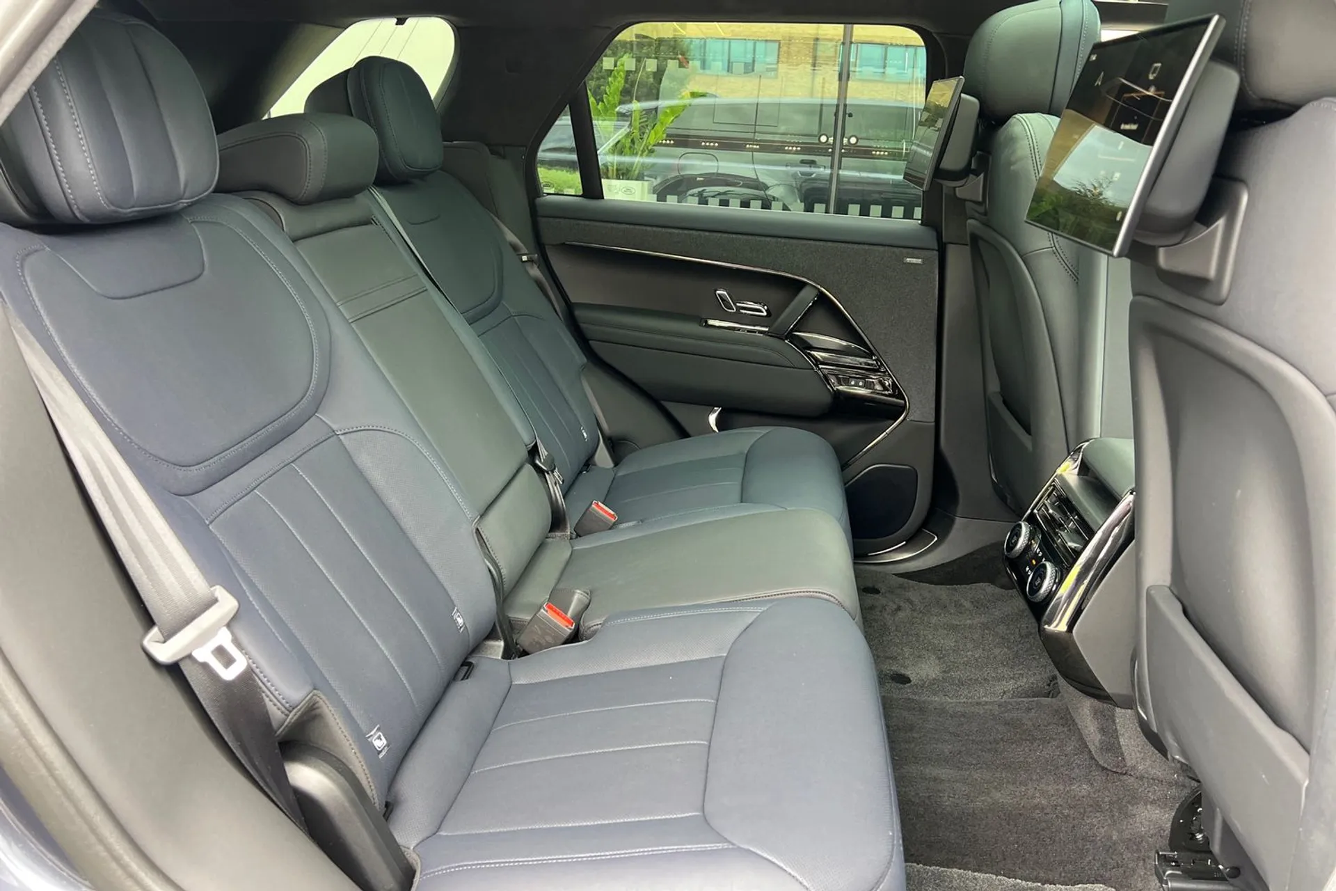 LAND ROVER RANGE ROVER SPORT thumbnail image number 39