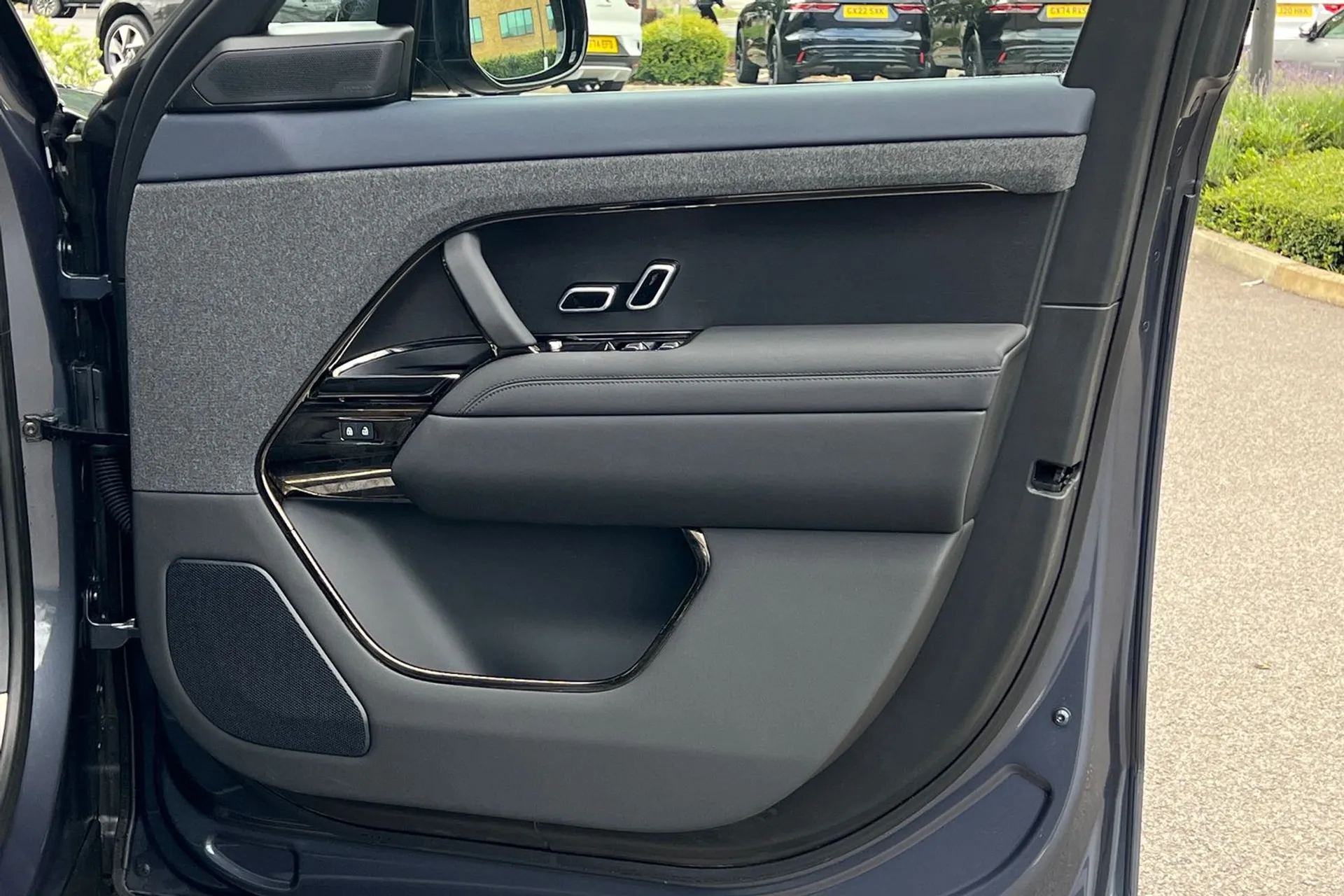 LAND ROVER RANGE ROVER SPORT thumbnail image number 60