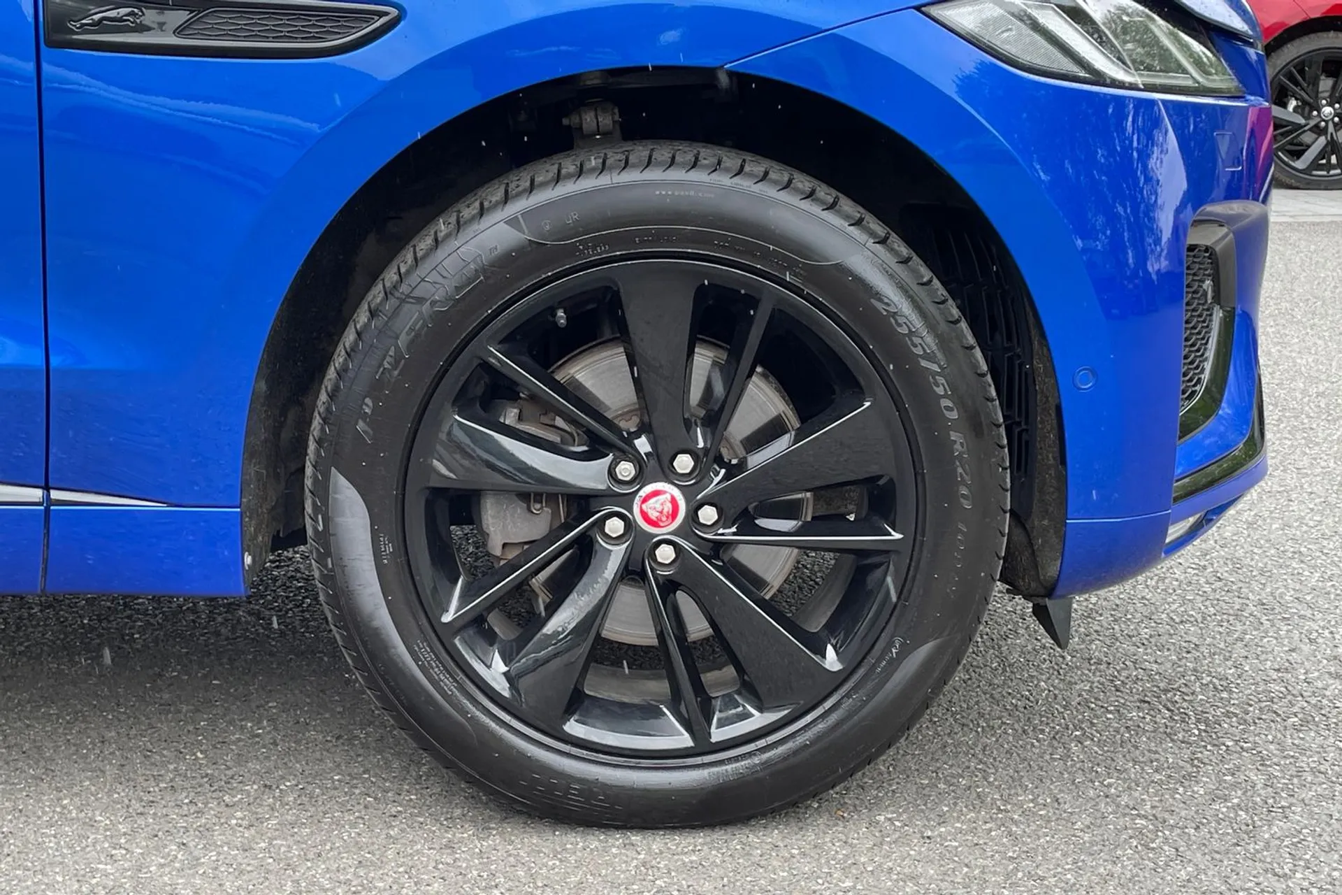 Jaguar F-PACE thumbnail image number 26