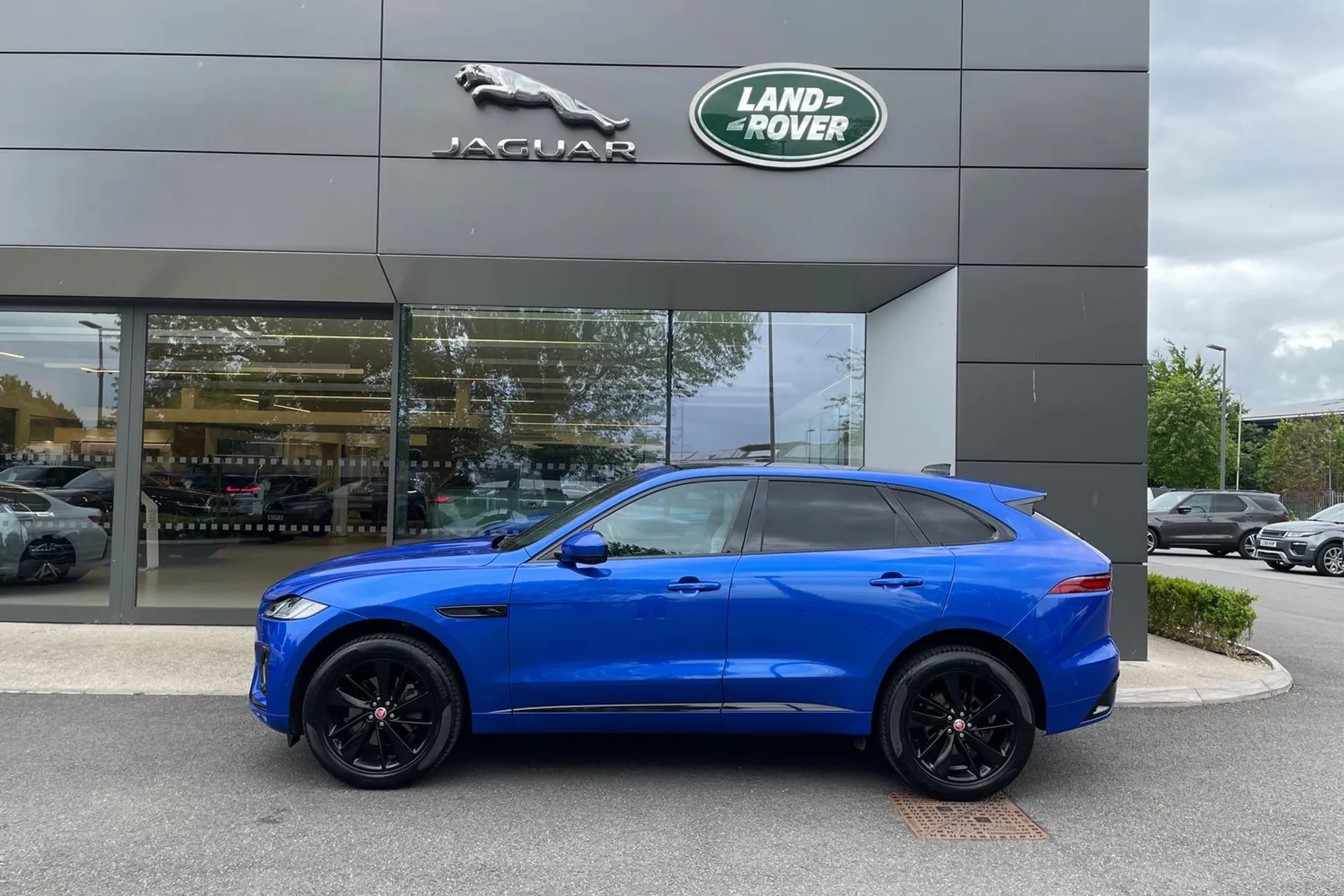 Jaguar F-PACE thumbnail image number 29