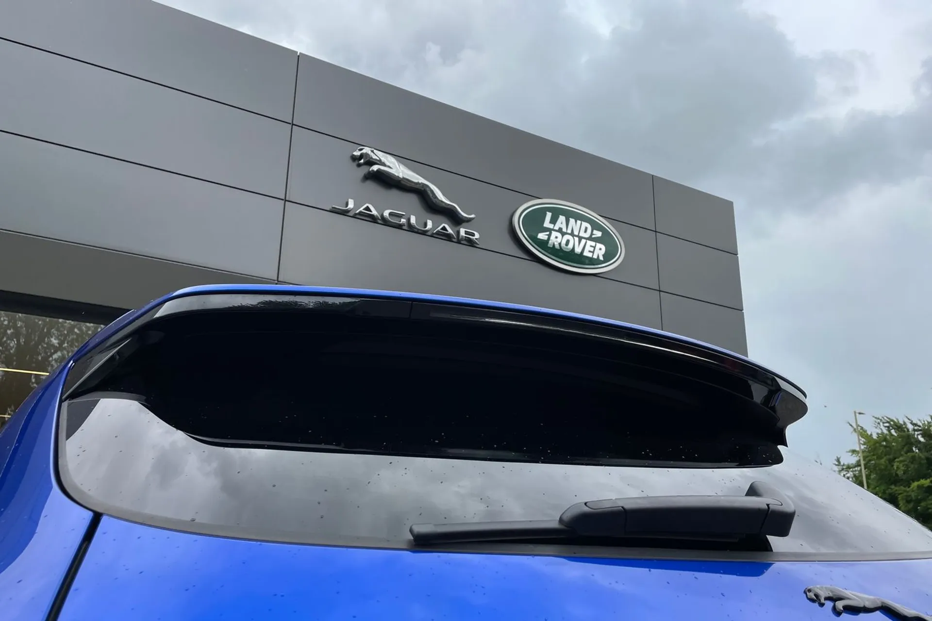 Jaguar F-PACE thumbnail image number 35