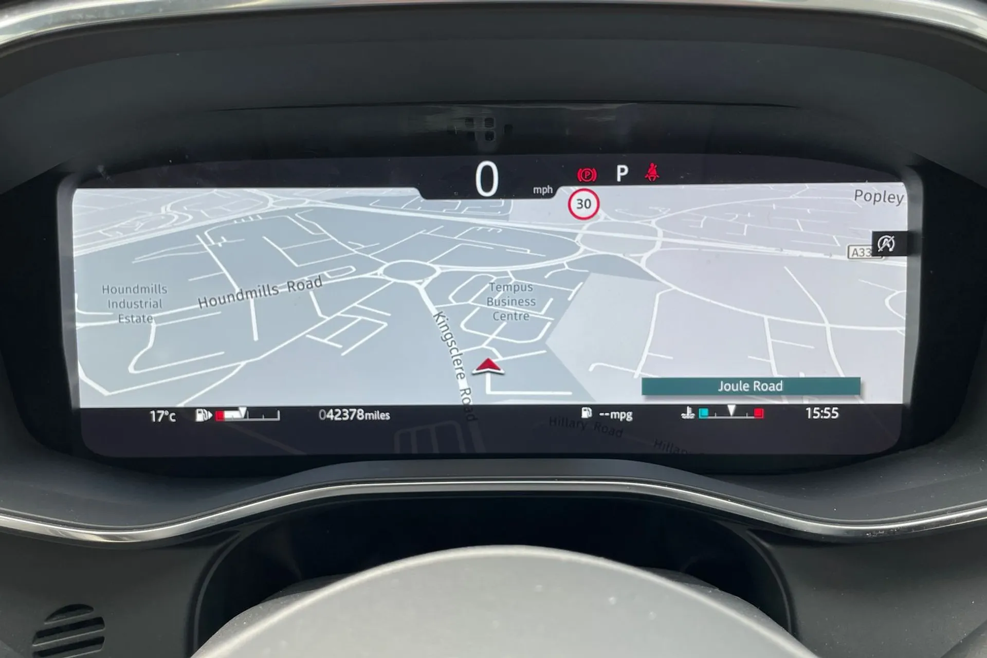 Jaguar F-PACE thumbnail image number 25