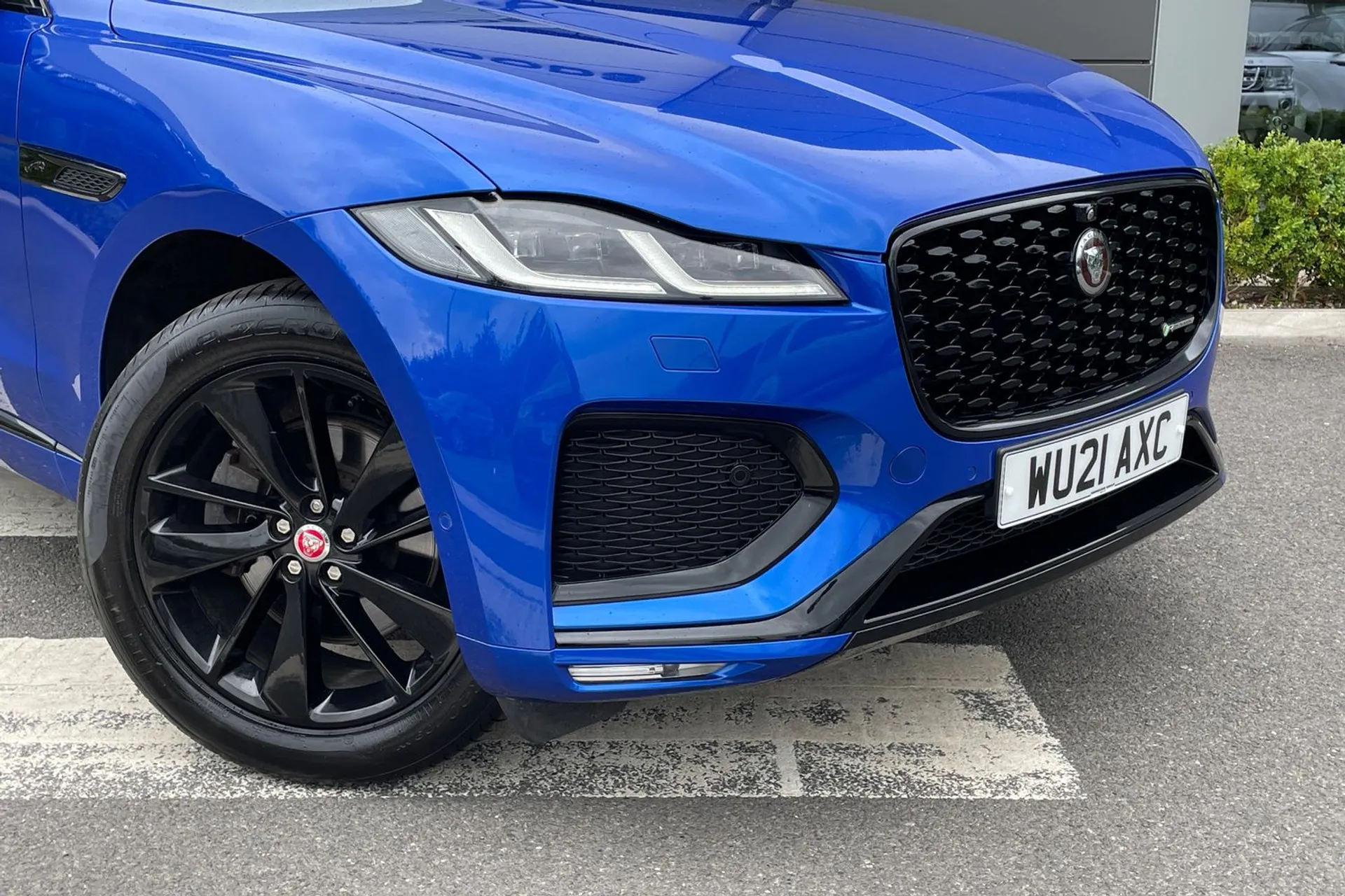 Jaguar F-PACE thumbnail image number 33