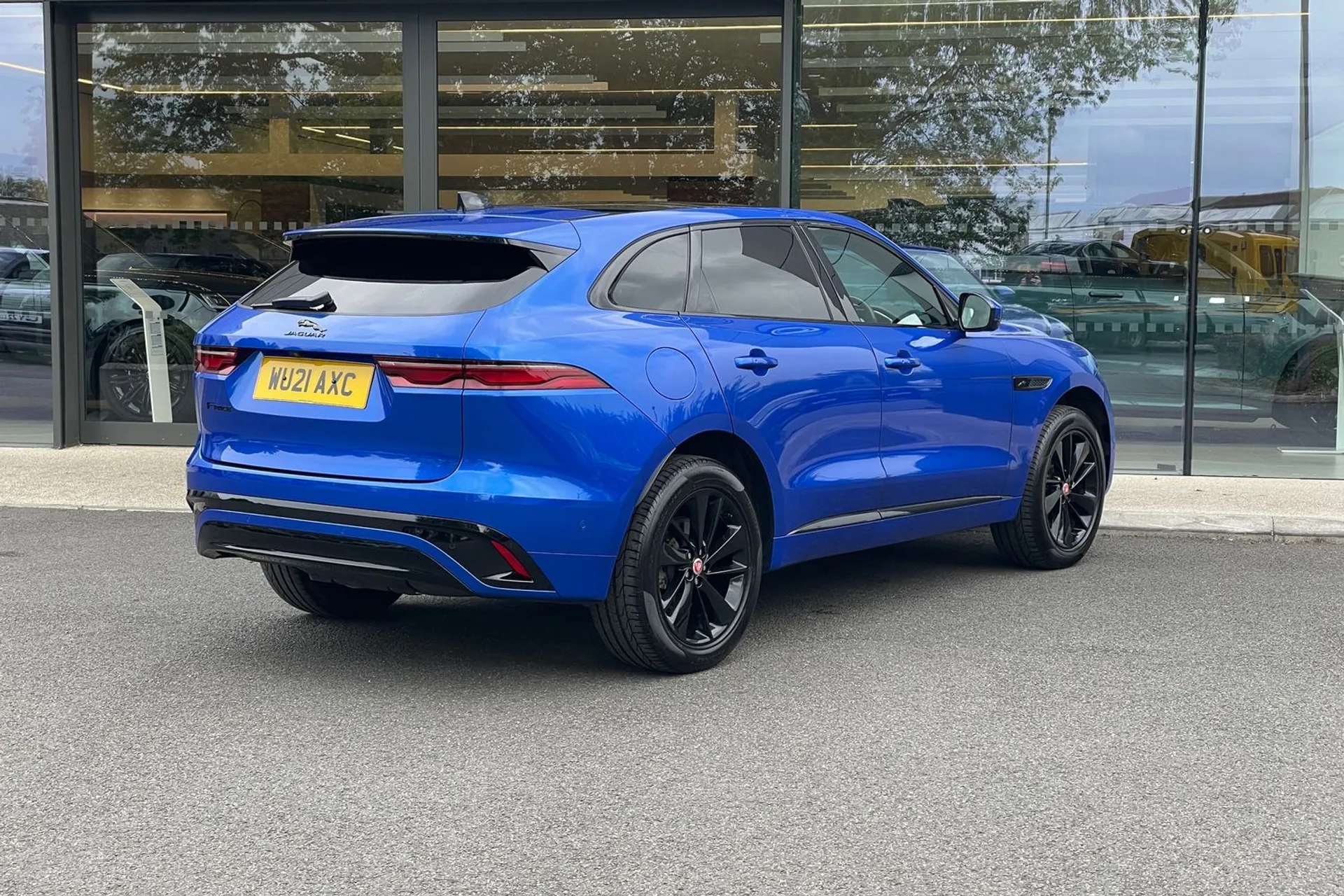 Jaguar F-PACE thumbnail image number 7