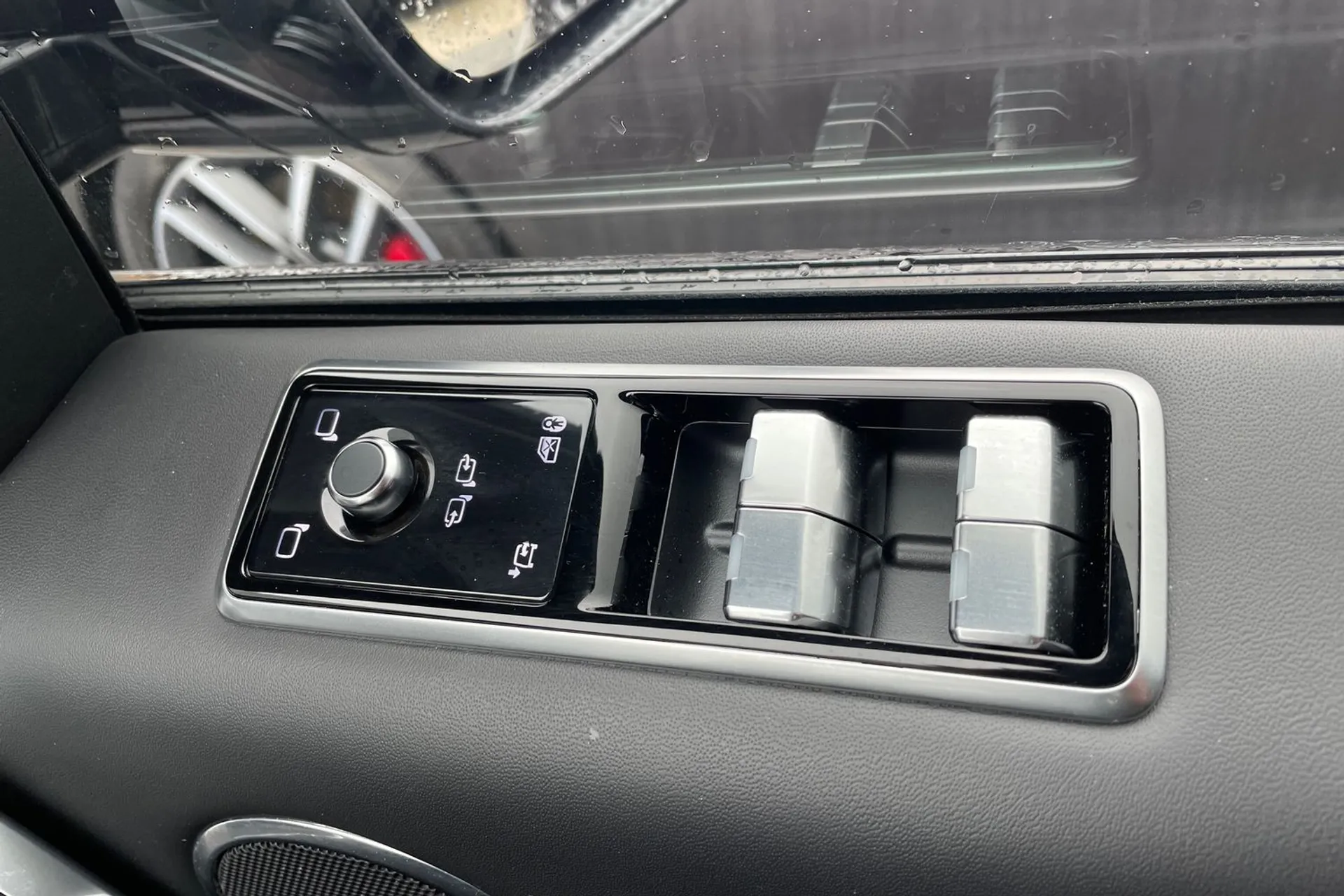 LAND ROVER RANGE ROVER SPORT thumbnail image number 28