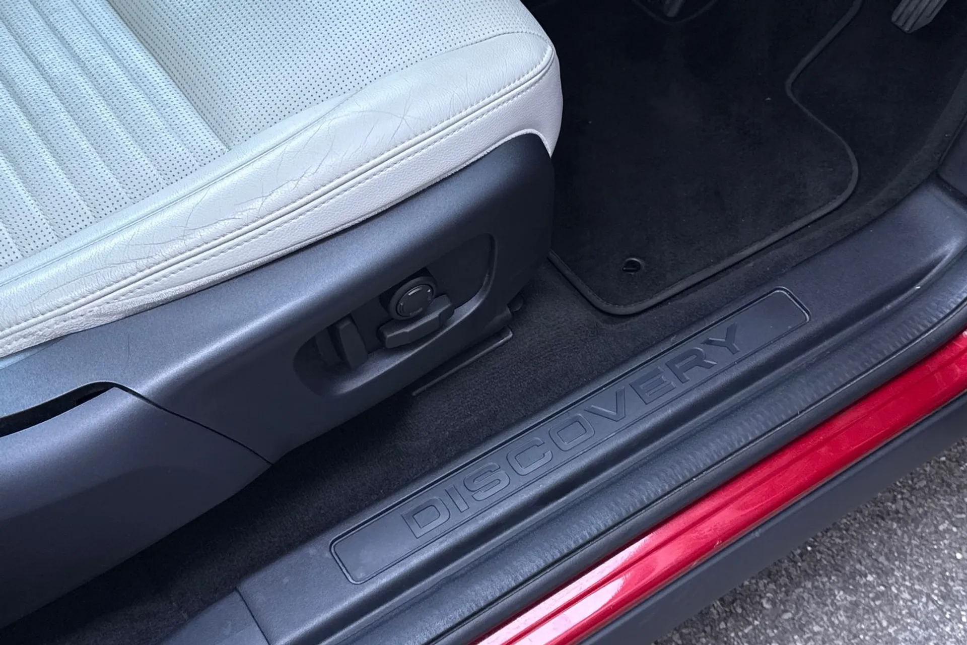 LAND ROVER DISCOVERY SPORT thumbnail image number 40