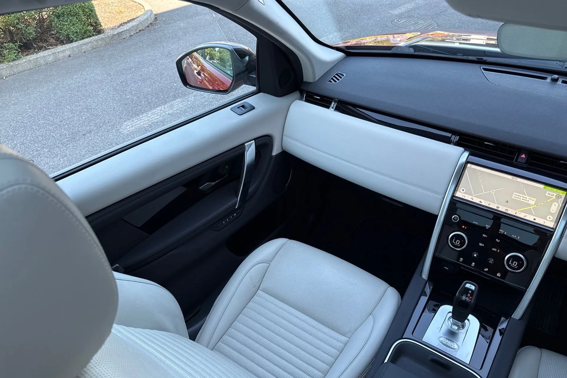 LAND ROVER DISCOVERY SPORT thumbnail image number 24