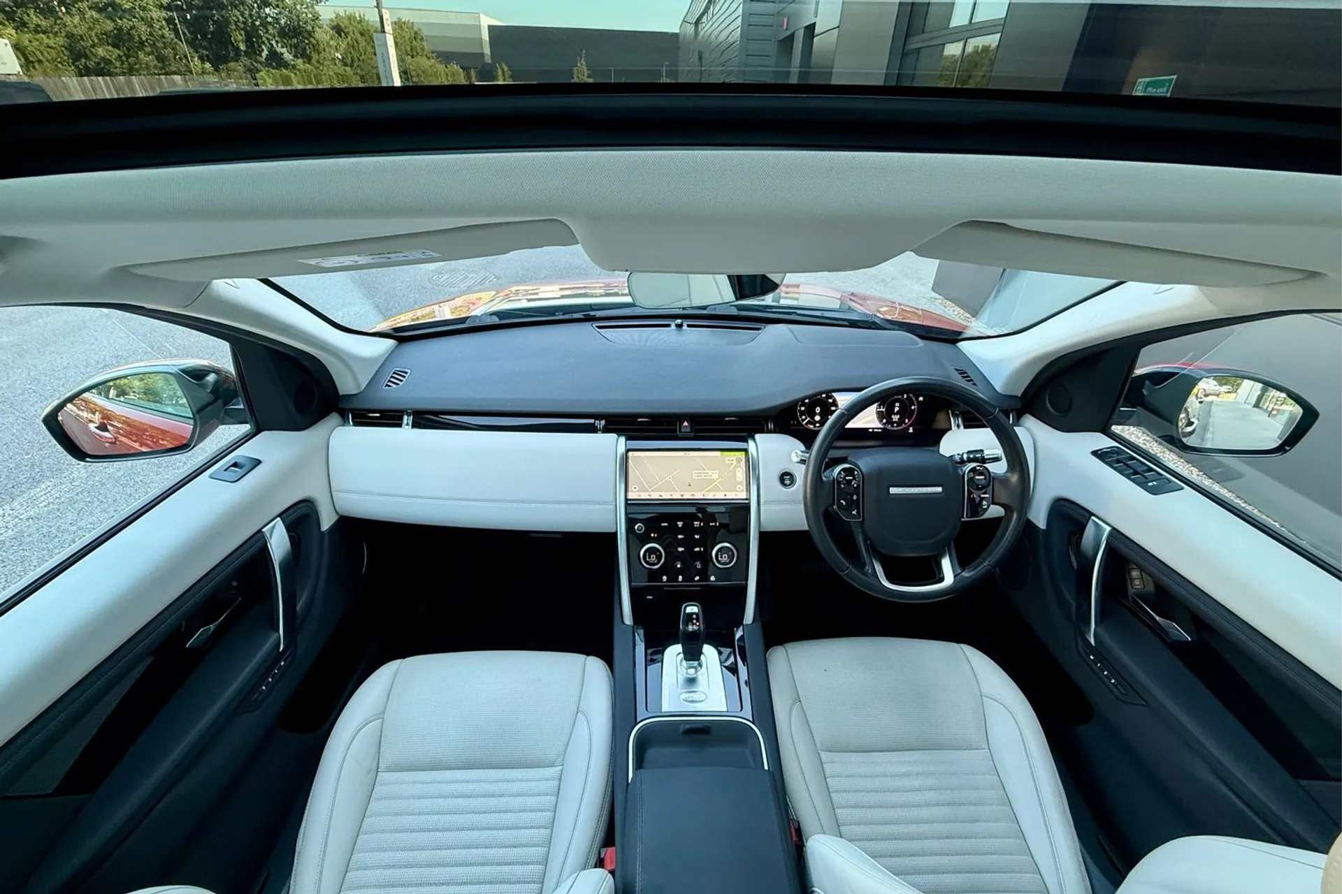 LAND ROVER DISCOVERY SPORT thumbnail image number 3