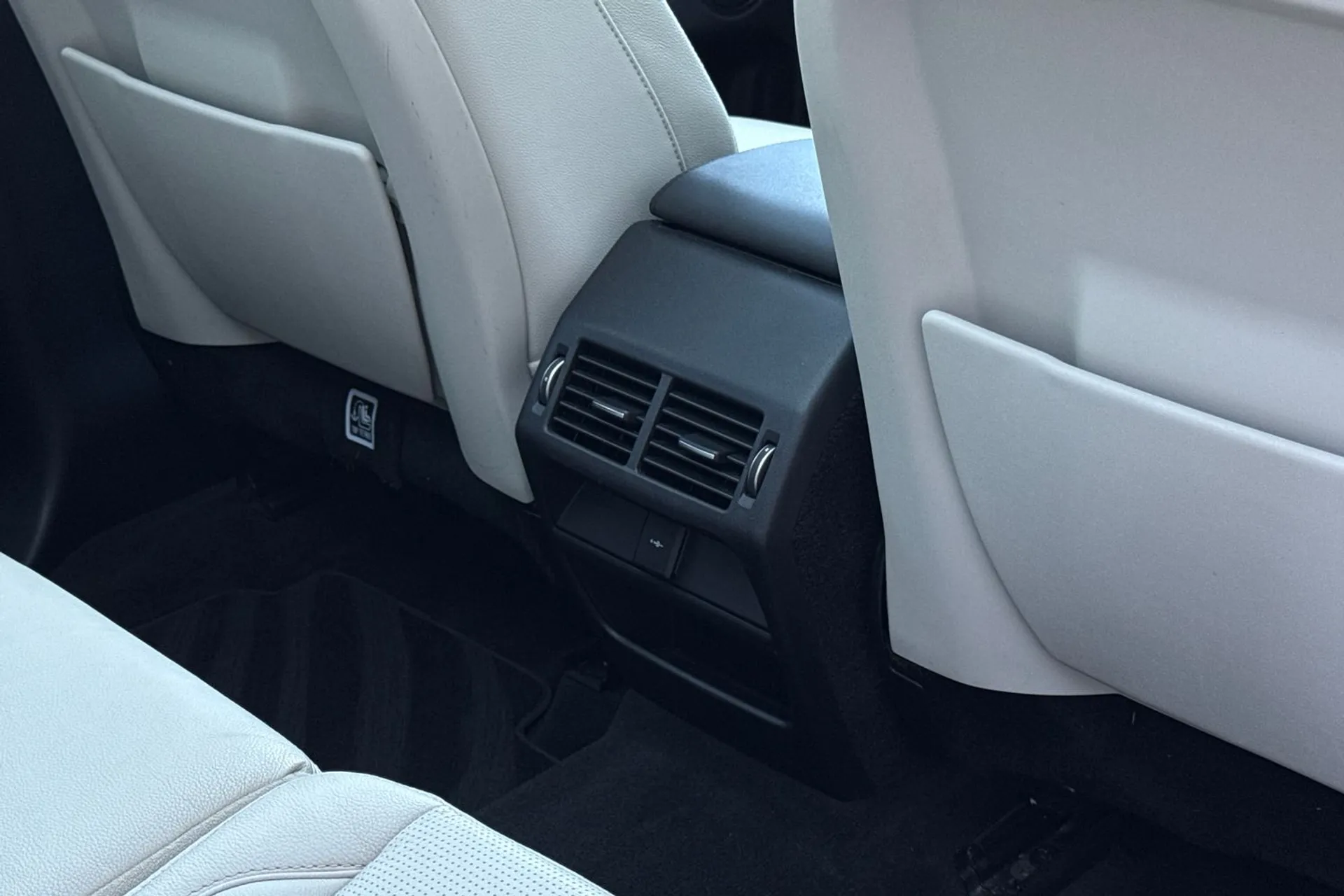 LAND ROVER DISCOVERY SPORT thumbnail image number 38