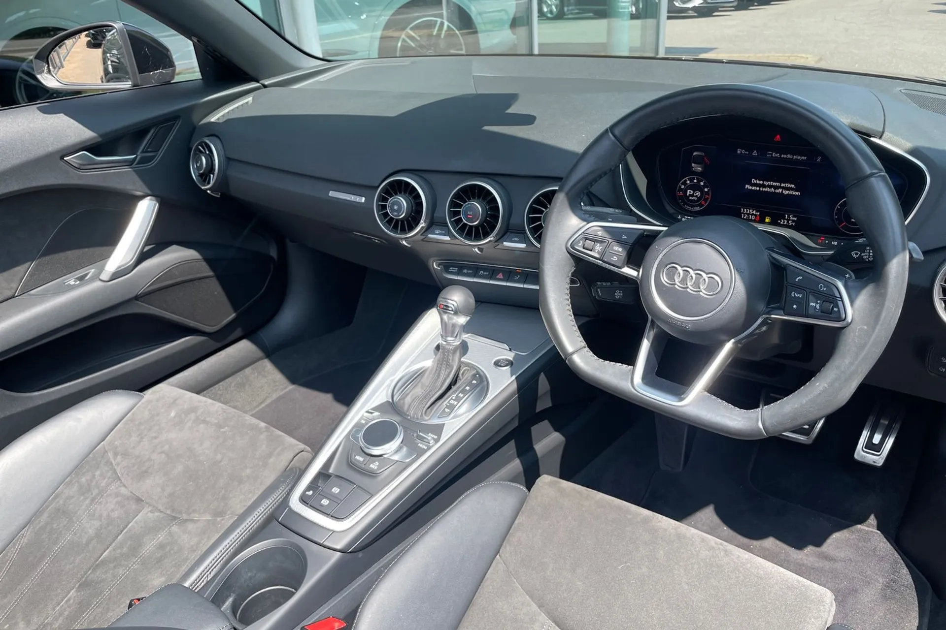 Audi TT thumbnail image number 24