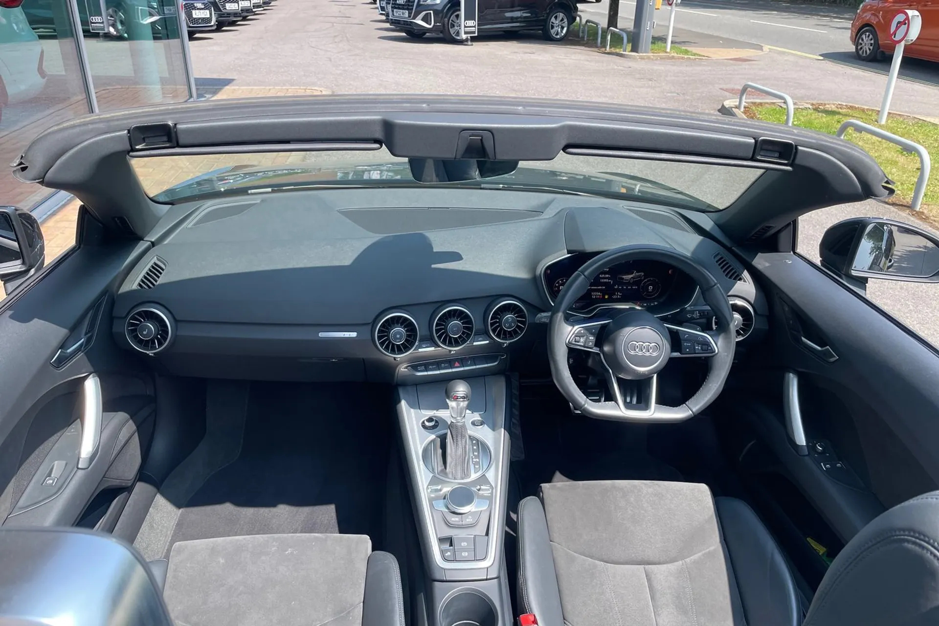 Audi TT thumbnail image number 3