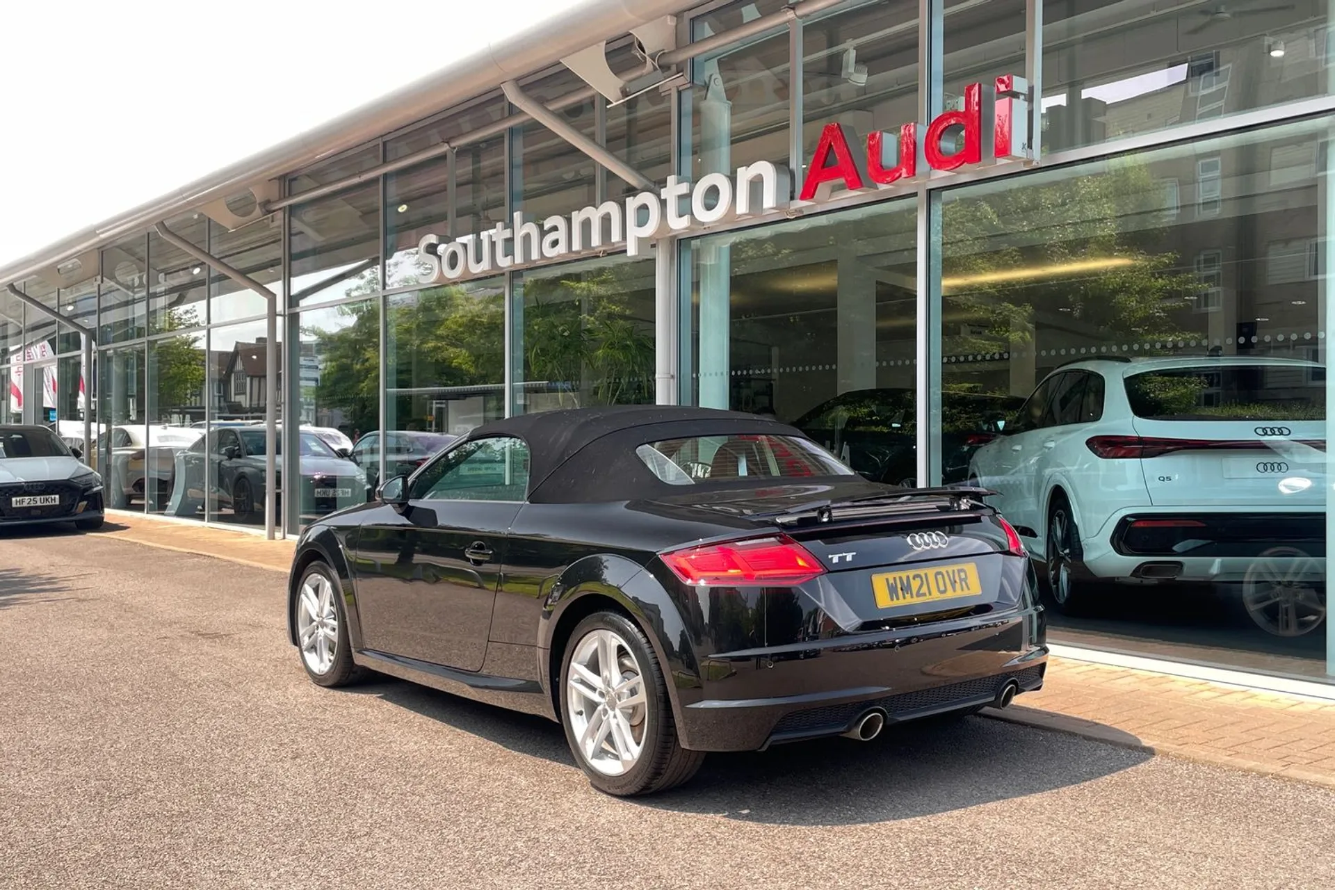 Audi TT thumbnail image number 7