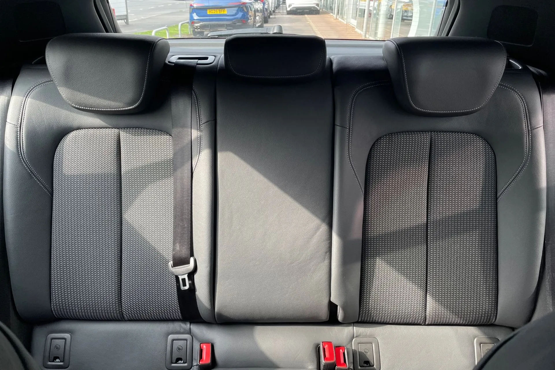 Audi Q2 thumbnail image number 30