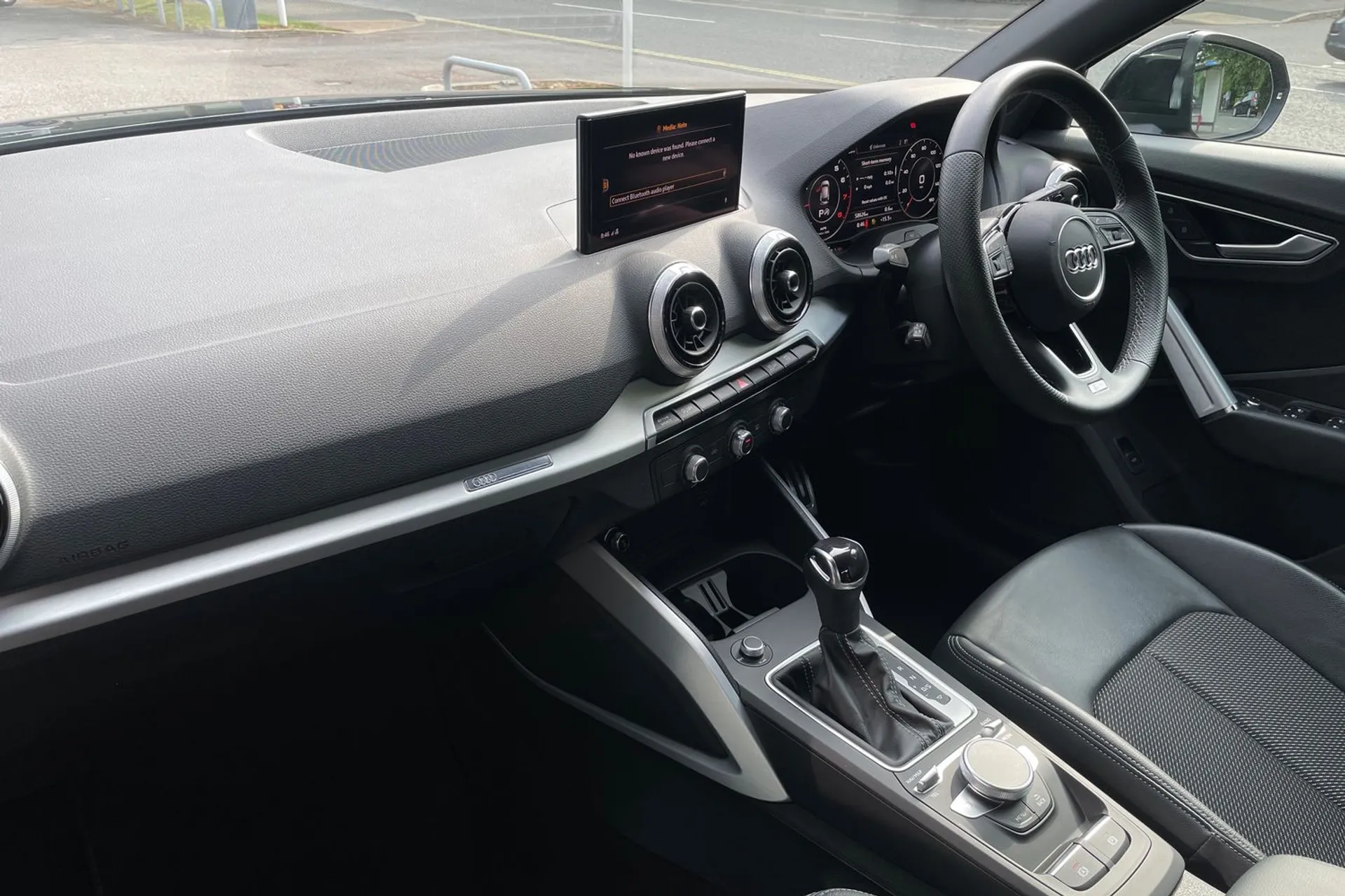 Audi Q2 thumbnail image number 26
