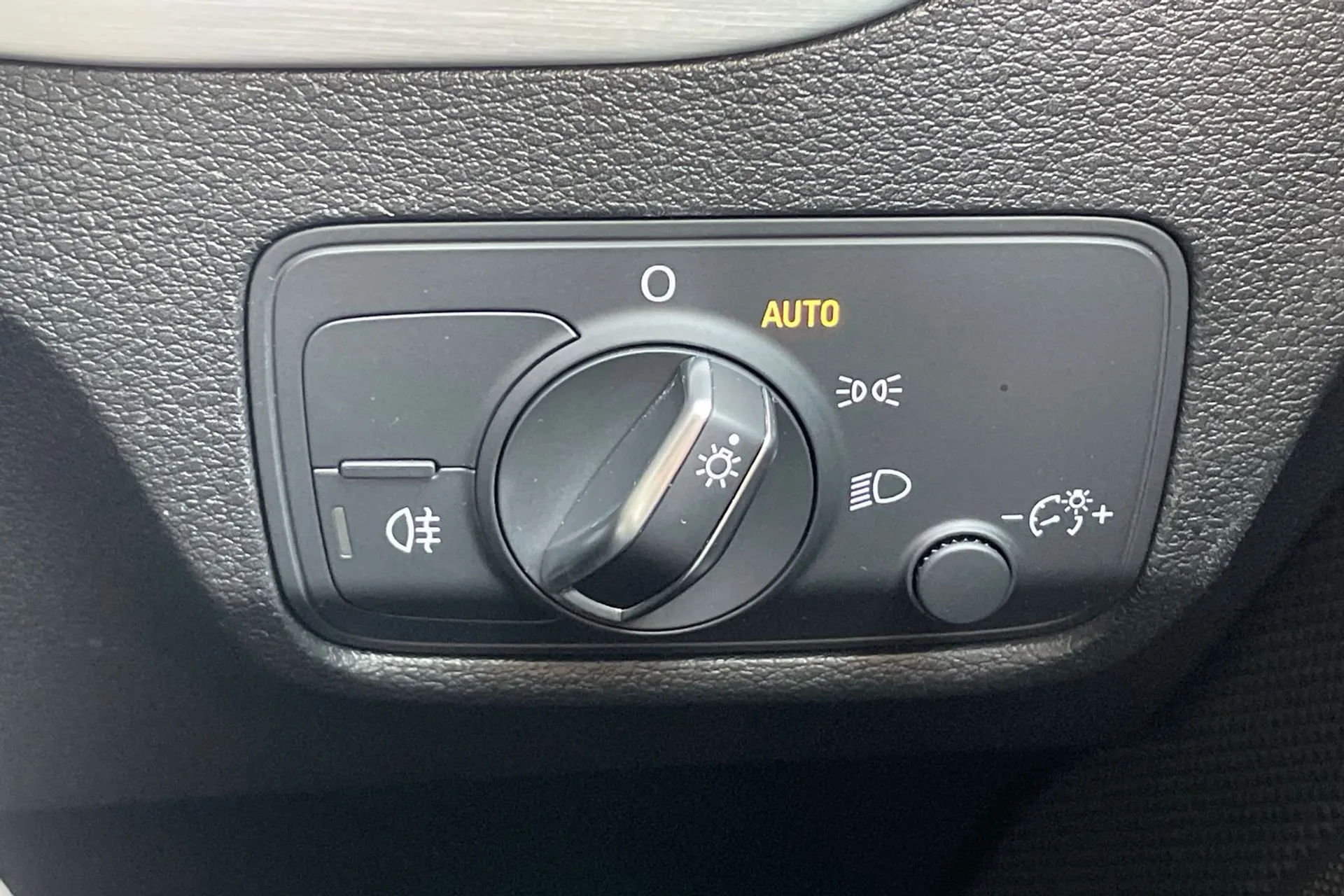 Audi Q2 thumbnail image number 55