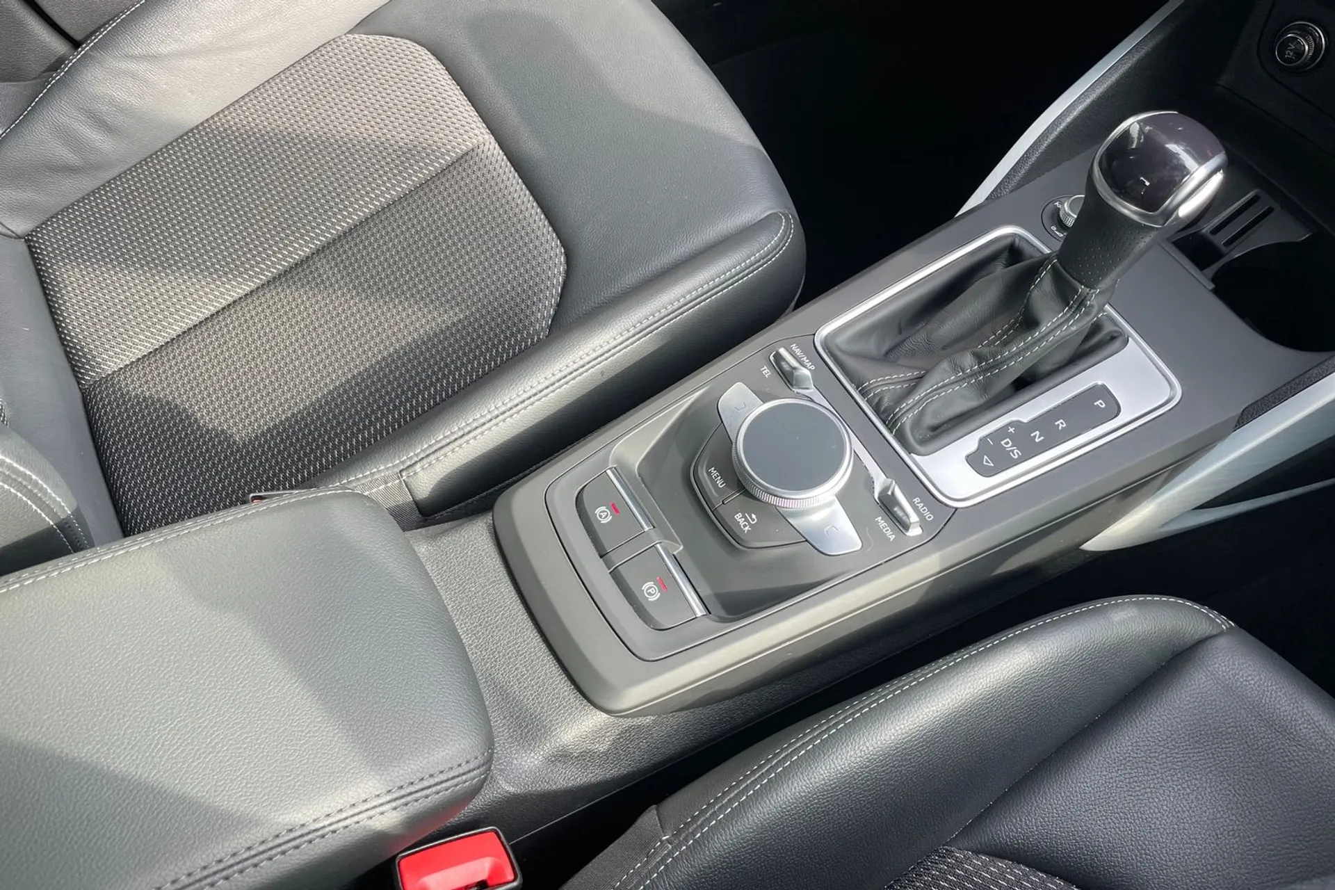 Audi Q2 thumbnail image number 40