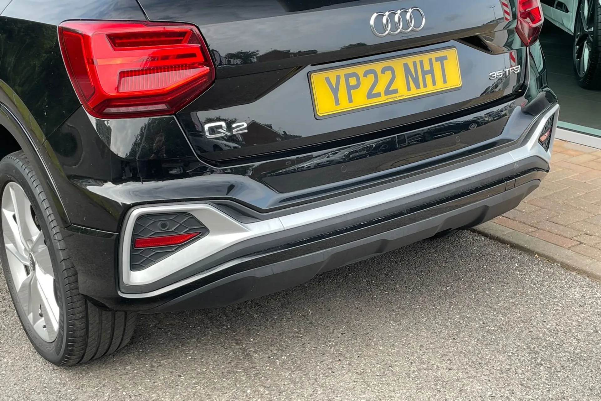Audi Q2 thumbnail image number 16