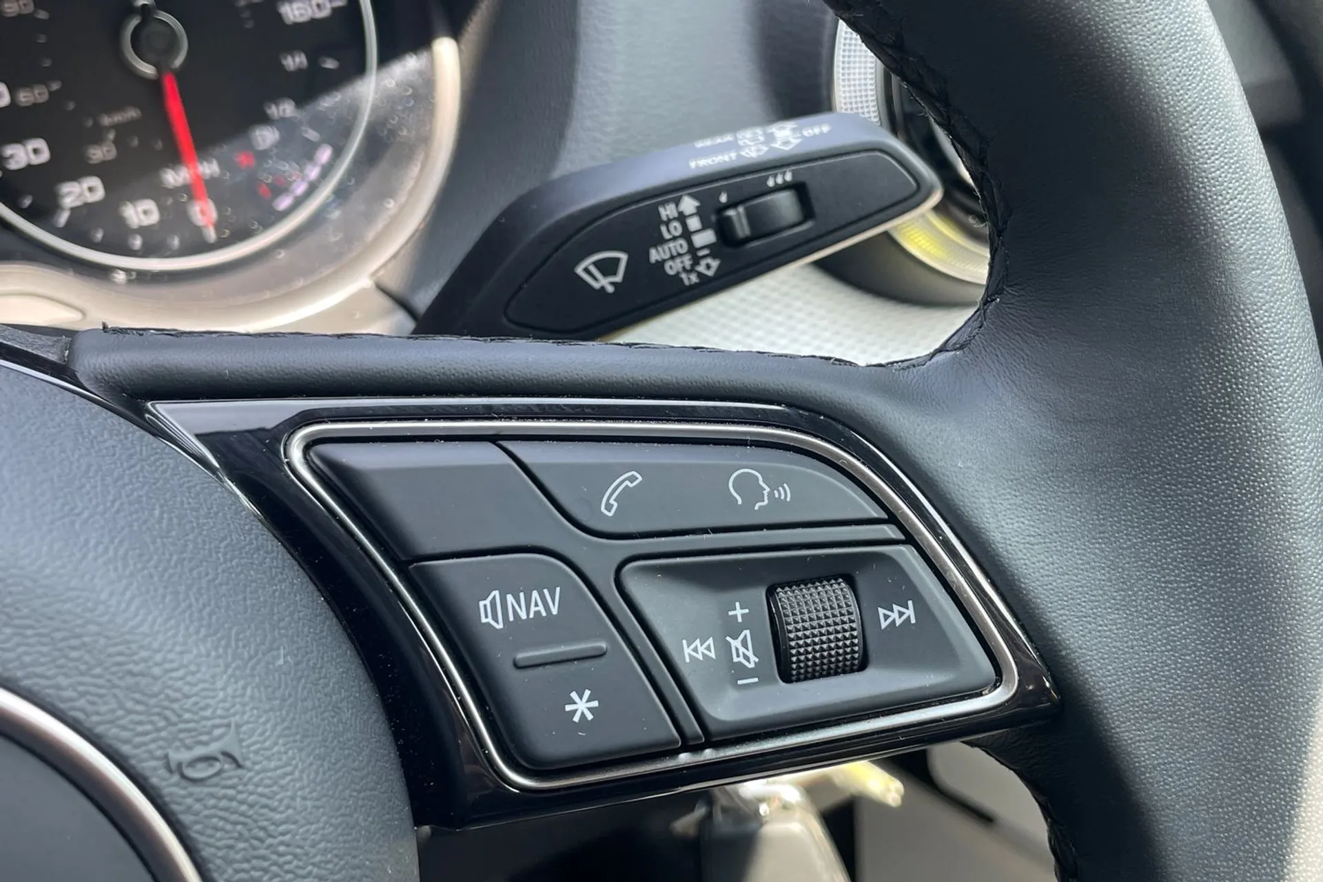 Audi Q2 thumbnail image number 57