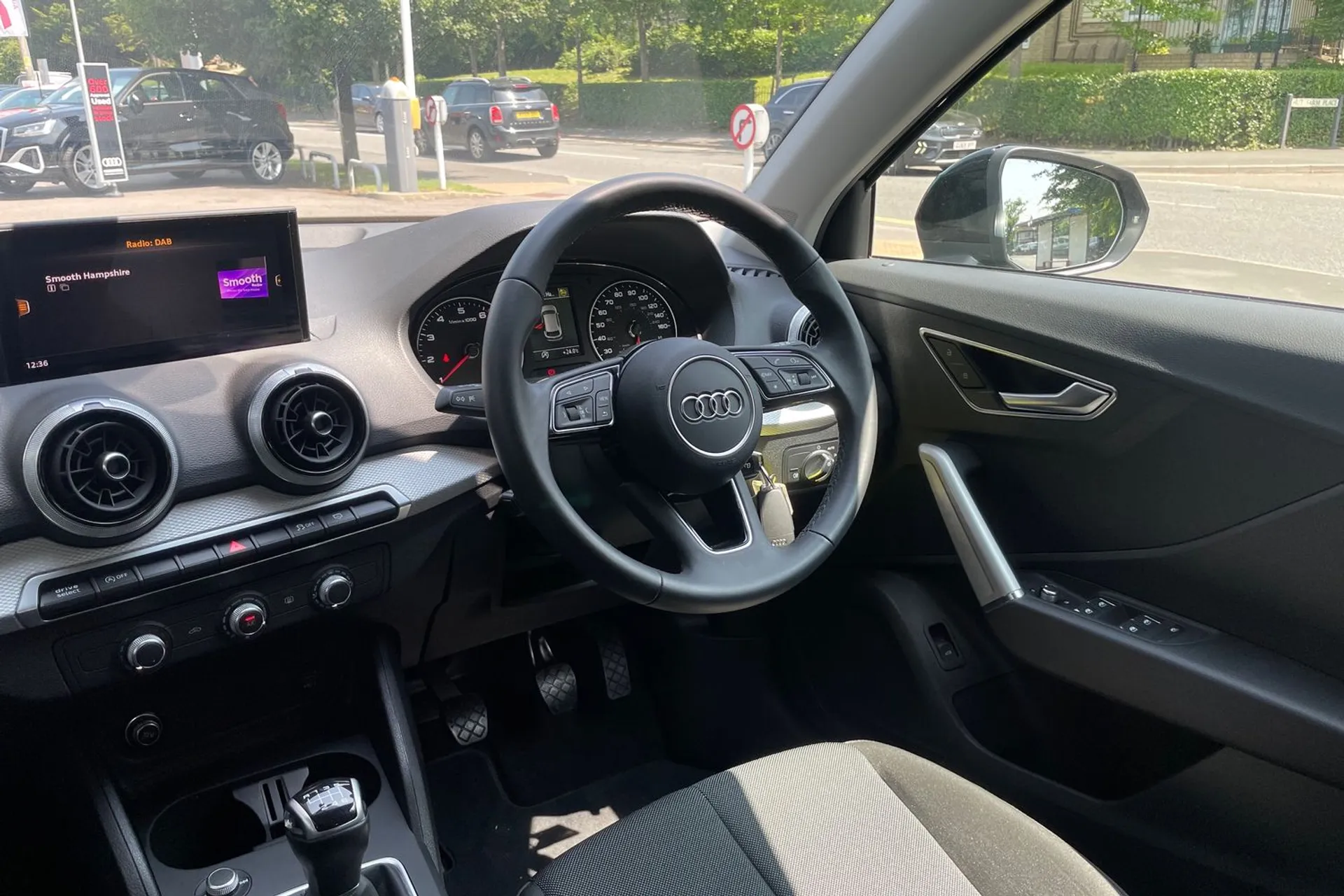 Audi Q2 thumbnail image number 32
