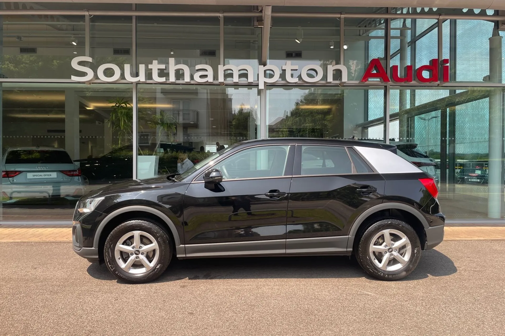 Audi Q2 thumbnail image number 8