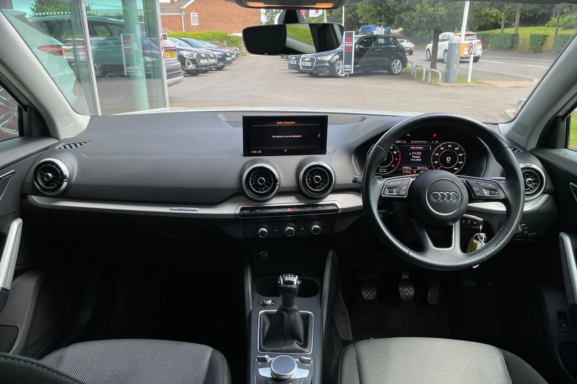 Audi Q2 thumbnail image number 3