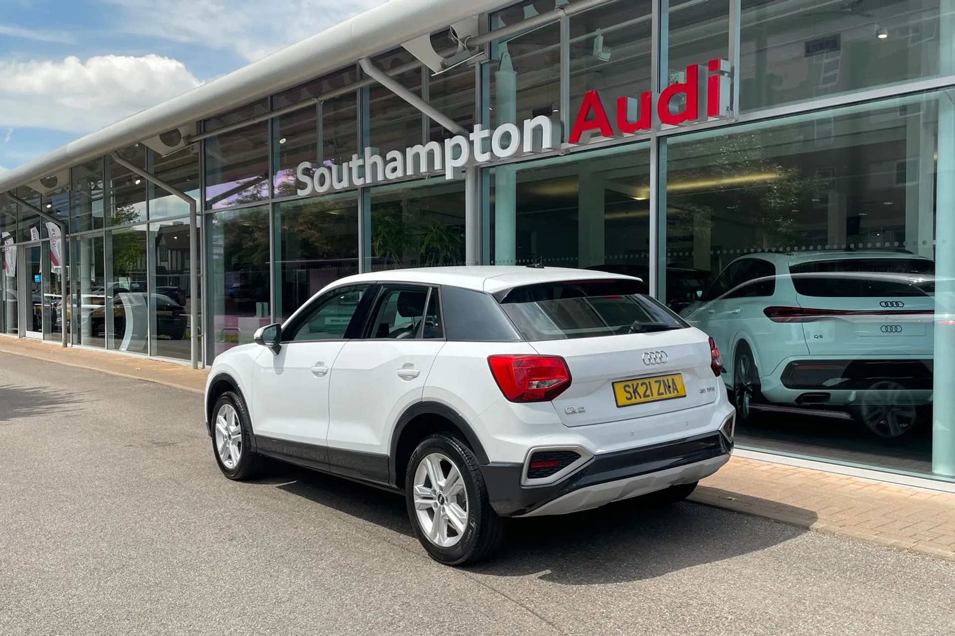 Audi Q2 thumbnail image number 7