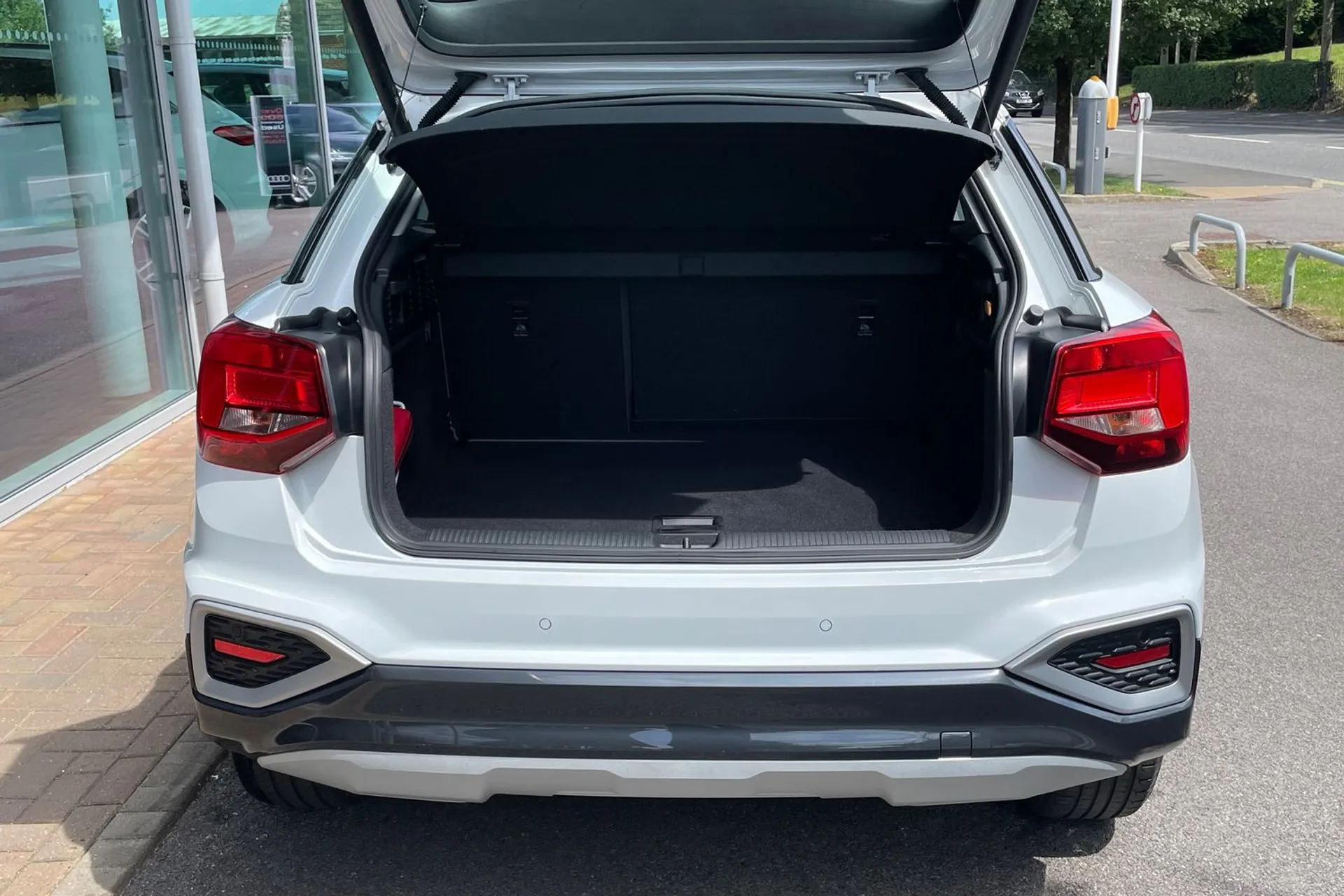 Audi Q2 thumbnail image number 18