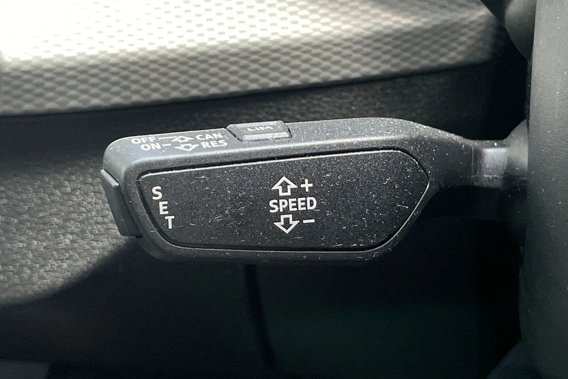 Audi Q2 thumbnail image number 37