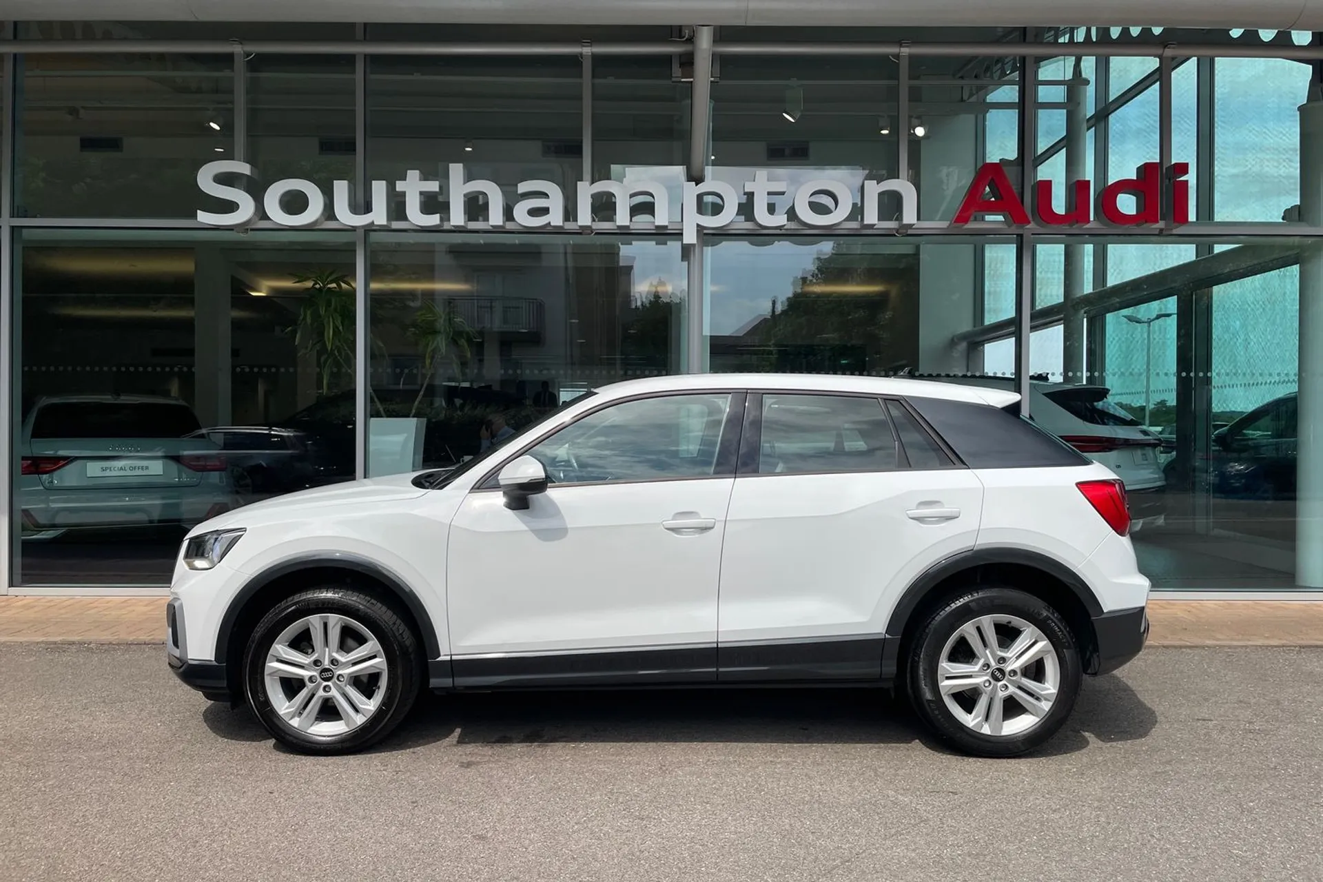 Audi Q2 thumbnail image number 8