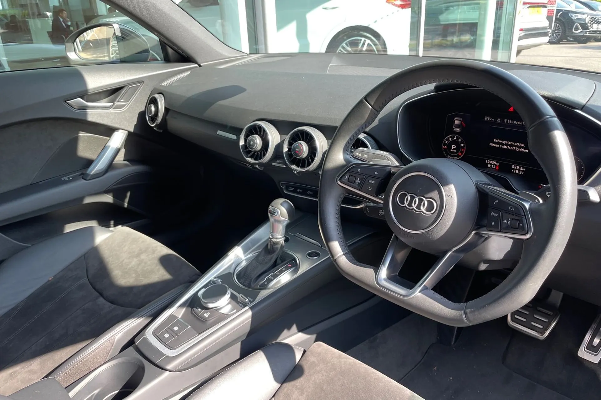 Audi TT thumbnail image number 25