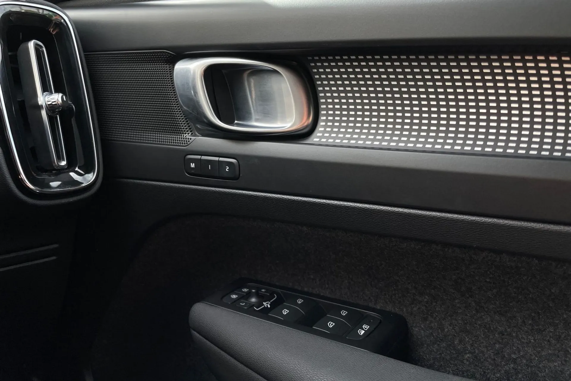 Volvo XC40 thumbnail image number 40