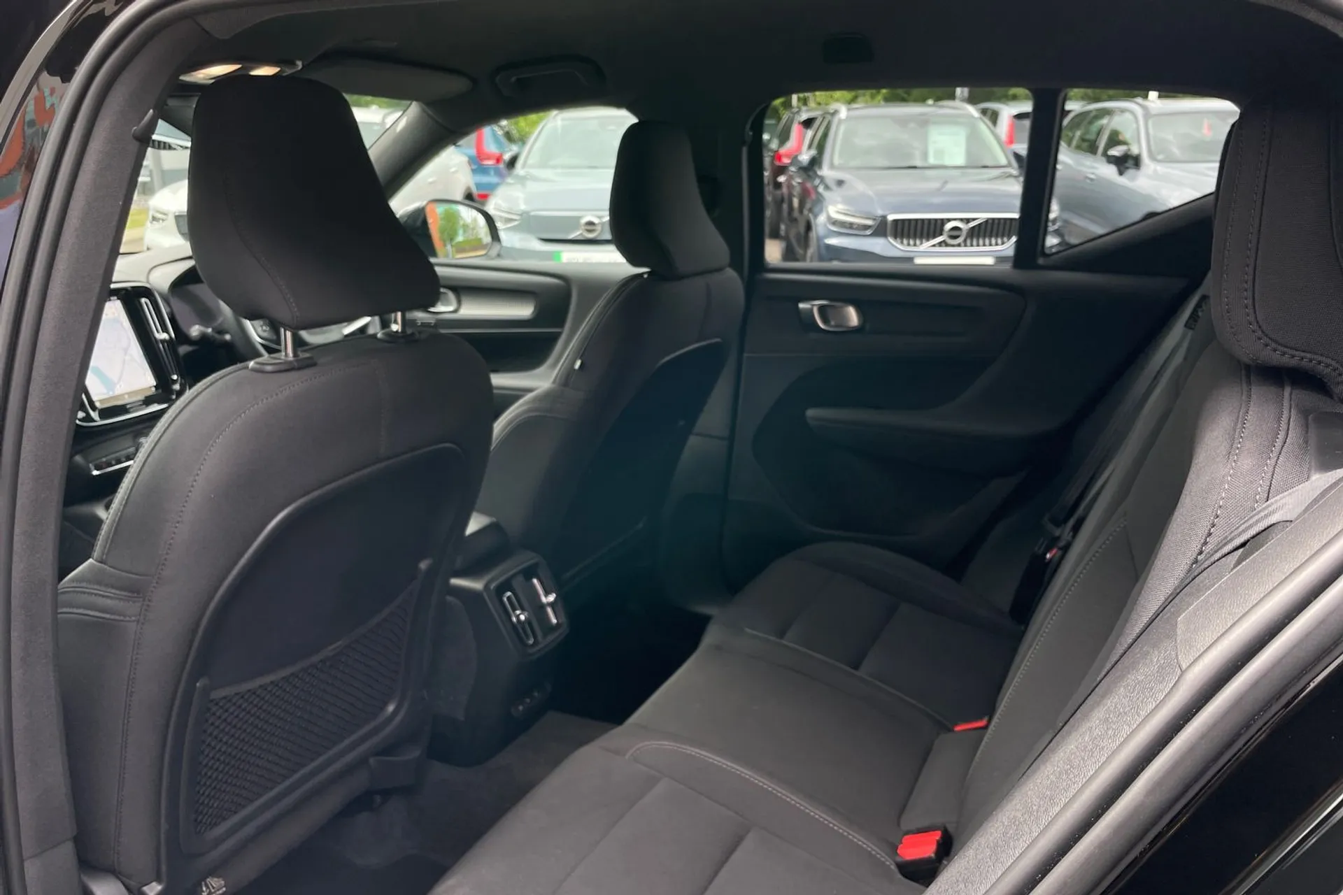 Volvo XC40 thumbnail image number 30