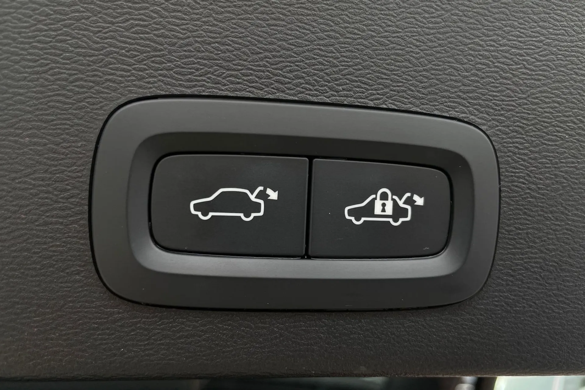 Volvo XC40 thumbnail image number 20