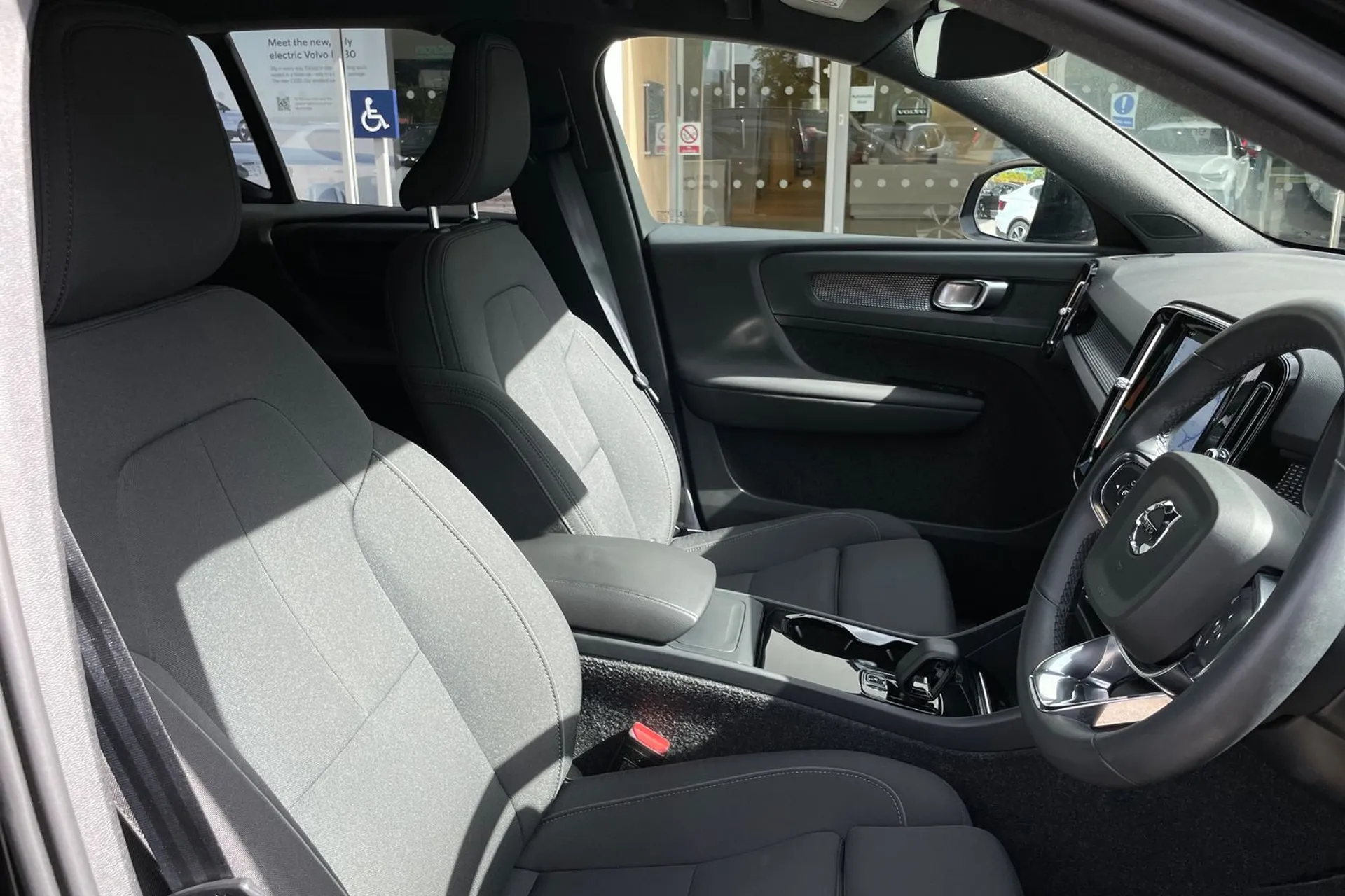 Volvo XC40 thumbnail image number 25